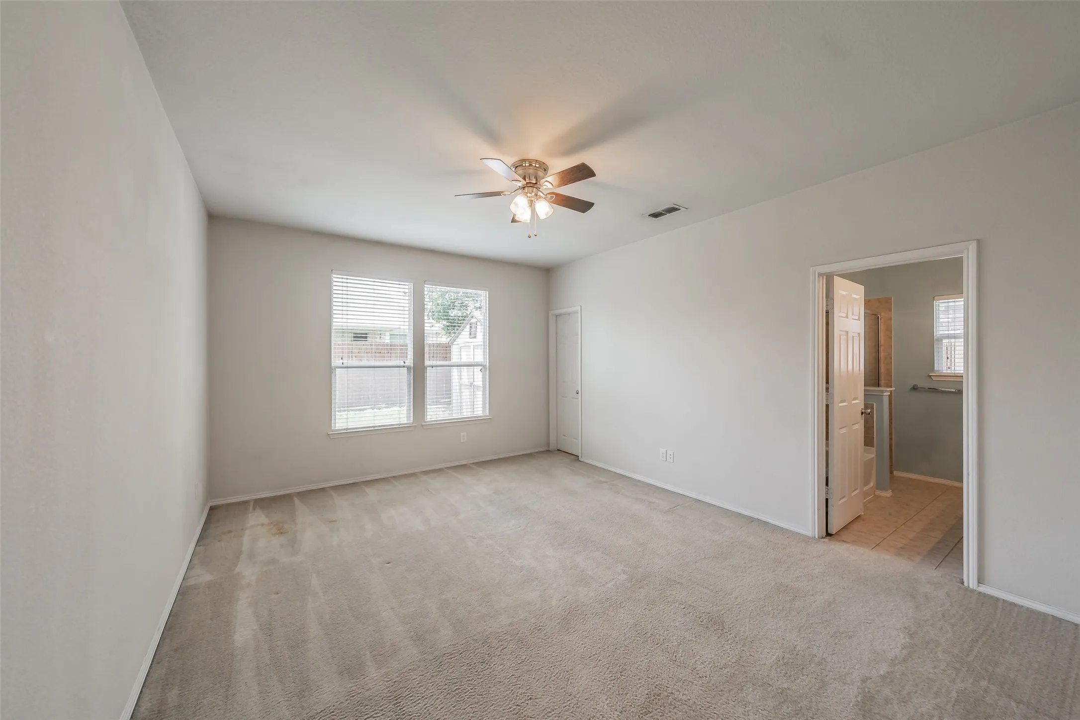 Single Family Residence For Sale in Tarrant County , 321 Mariscal Place, Fort Worth, Texas 76131, 3 Bedroom, 2 Bathroom, 2 Garage spaces, 1,948 Sqft, built in 2015, mls#21139058, Real Estate Agent in Fort Worth, Homes For Sale in Tarrant county, Homes For Sale in Fort Worth, Realtor in Fort Worth Texas, Real Estate Brokerage Independent Realty Texas, Luminita Cordes Realtor