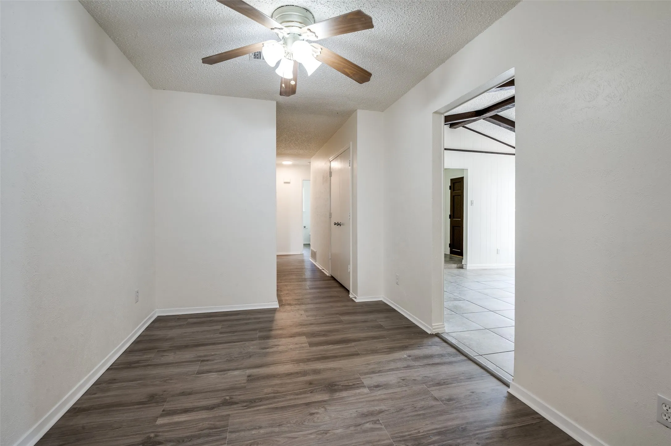 Single Family Residence For Sale in Denton County , 1902 Pat Ln, Carrollton, Texas 75006, 3 Bedrooms, 2 Bathrooms, 2 Garage spaces, 1,859 Sqft, built in 1974, Price $385,000, mls#21139109, Real Estate Agent in Carrollton, Homes For Sale in Denton county, Homes For Sale in Carrollton, Realtor in Carrollton Texas, Real Estate Brokerage Independent Realty Texas, Luminita Cordes Realtor