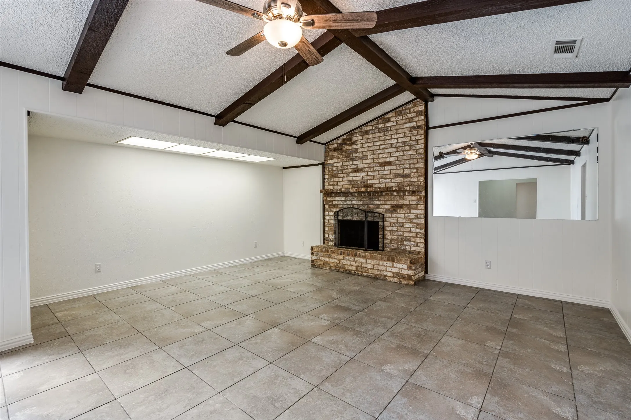 Single Family Residence For Sale in Denton County , 1902 Pat Ln, Carrollton, Texas 75006, 3 Bedrooms, 2 Bathrooms, 2 Garage spaces, 1,859 Sqft, built in 1974, Price $385,000, mls#21139109, Real Estate Agent in Carrollton, Homes For Sale in Denton county, Homes For Sale in Carrollton, Realtor in Carrollton Texas, Real Estate Brokerage Independent Realty Texas, Luminita Cordes Realtor