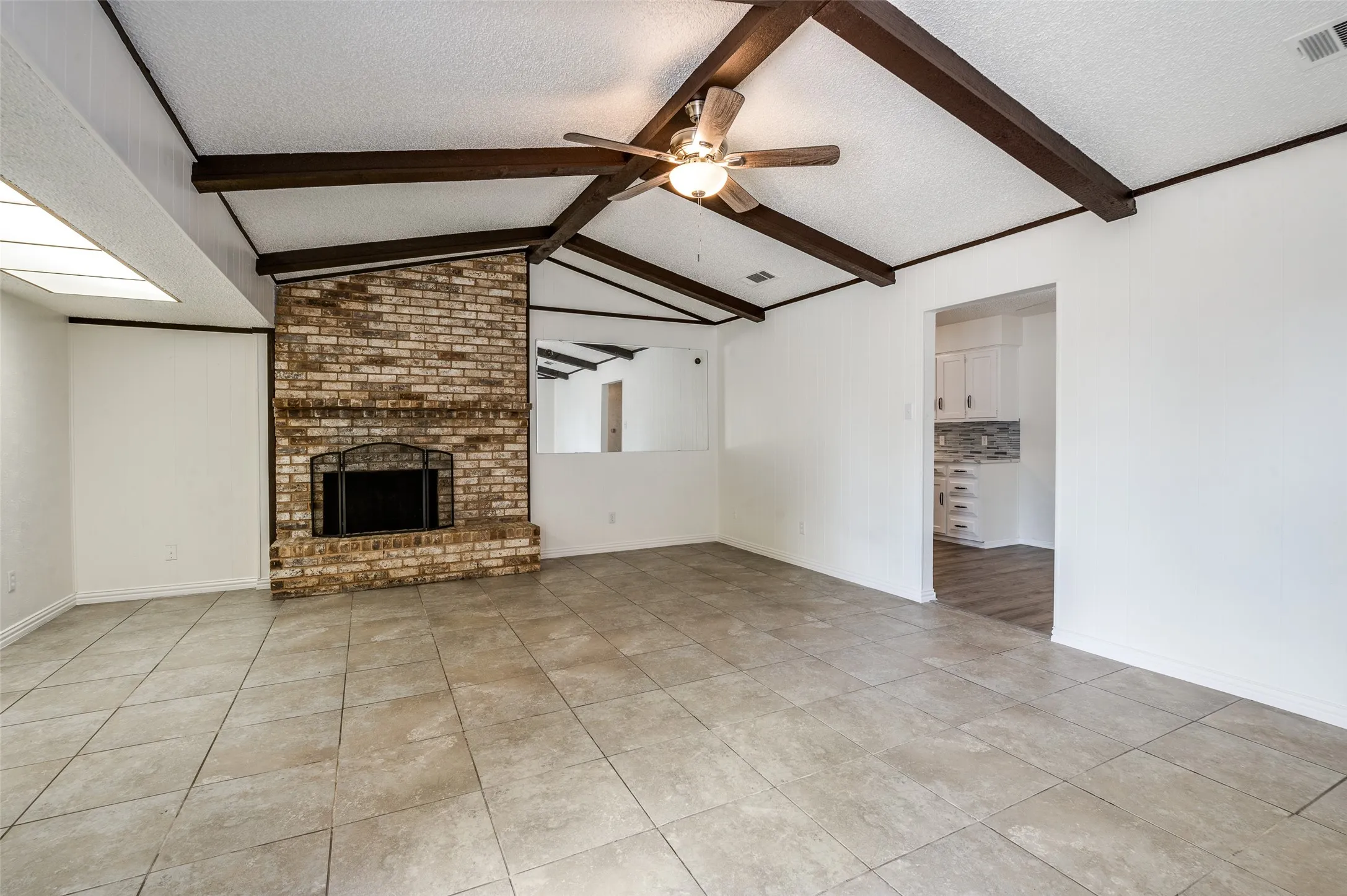 Single Family Residence For Sale in Denton County , 1902 Pat Ln, Carrollton, Texas 75006, 3 Bedrooms, 2 Bathrooms, 2 Garage spaces, 1,859 Sqft, built in 1974, Price $385,000, mls#21139109, Real Estate Agent in Carrollton, Homes For Sale in Denton county, Homes For Sale in Carrollton, Realtor in Carrollton Texas, Real Estate Brokerage Independent Realty Texas, Luminita Cordes Realtor