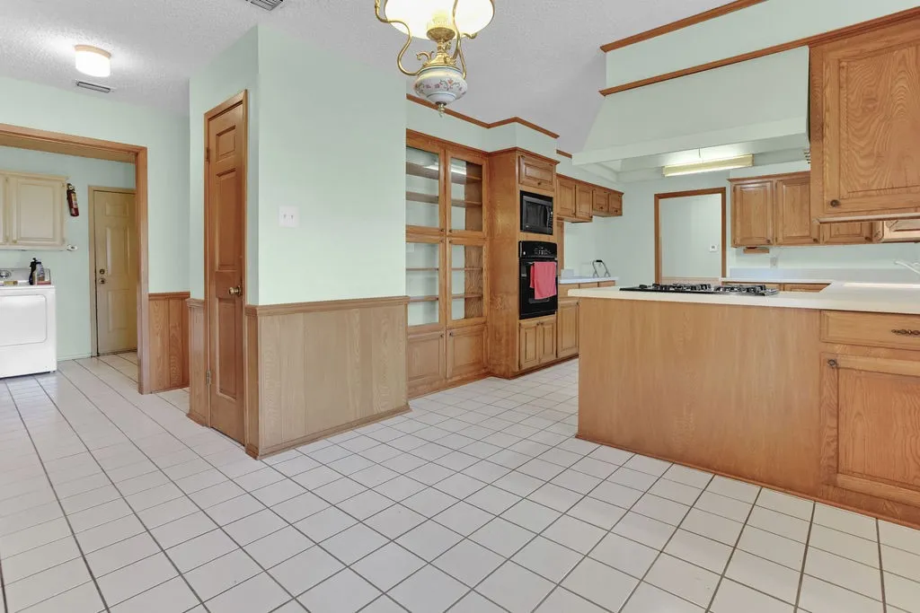 Farm For Sale in Smith County , 12575 Fm 3271, Tyler, Texas 75704, 4 Bedroom, 3 Bathroom, 2 Garage spaces, 2,379 Sqft, built in 1978, Price $695,000, mls#21139363, Real Estate Agent in Tyler, Homes For Sale in Smith county, Homes For Sale in Tyler, Realtor in Tyler Texas, Real Estate Brokerage Independent Realty Texas, Luminita Cordes Realtor