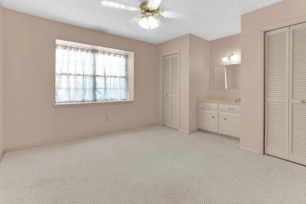 Farm For Sale in Smith County , 12575 Fm 3271, Tyler, Texas 75704, 4 Bedroom, 3 Bathroom, 2 Garage spaces, 2,379 Sqft, built in 1978, Price $695,000, mls#21139363, Real Estate Agent in Tyler, Homes For Sale in Smith county, Homes For Sale in Tyler, Realtor in Tyler Texas, Real Estate Brokerage Independent Realty Texas, Luminita Cordes Realtor