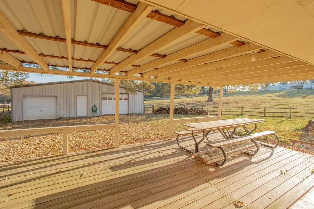 Farm For Sale in Smith County , 12575 Fm 3271, Tyler, Texas 75704, 4 Bedroom, 3 Bathroom, 2 Garage spaces, 2,379 Sqft, built in 1978, Price $695,000, mls#21139363, Real Estate Agent in Tyler, Homes For Sale in Smith county, Homes For Sale in Tyler, Realtor in Tyler Texas, Real Estate Brokerage Independent Realty Texas, Luminita Cordes Realtor