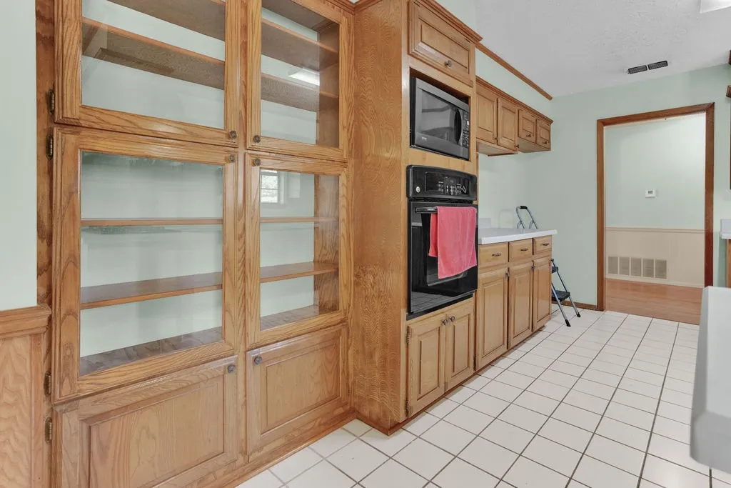 Farm For Sale in Smith County , 12575 Fm 3271, Tyler, Texas 75704, 4 Bedroom, 3 Bathroom, 2 Garage spaces, 2,379 Sqft, built in 1978, Price $695,000, mls#21139363, Real Estate Agent in Tyler, Homes For Sale in Smith county, Homes For Sale in Tyler, Realtor in Tyler Texas, Real Estate Brokerage Independent Realty Texas, Luminita Cordes Realtor