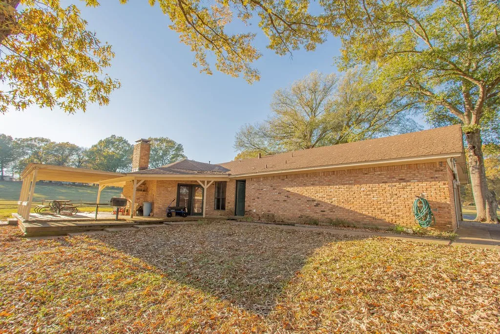 Farm For Sale in Smith County , 12575 Fm 3271, Tyler, Texas 75704, 4 Bedroom, 3 Bathroom, 2 Garage spaces, 2,379 Sqft, built in 1978, Price $695,000, mls#21139363, Real Estate Agent in Tyler, Homes For Sale in Smith county, Homes For Sale in Tyler, Realtor in Tyler Texas, Real Estate Brokerage Independent Realty Texas, Luminita Cordes Realtor