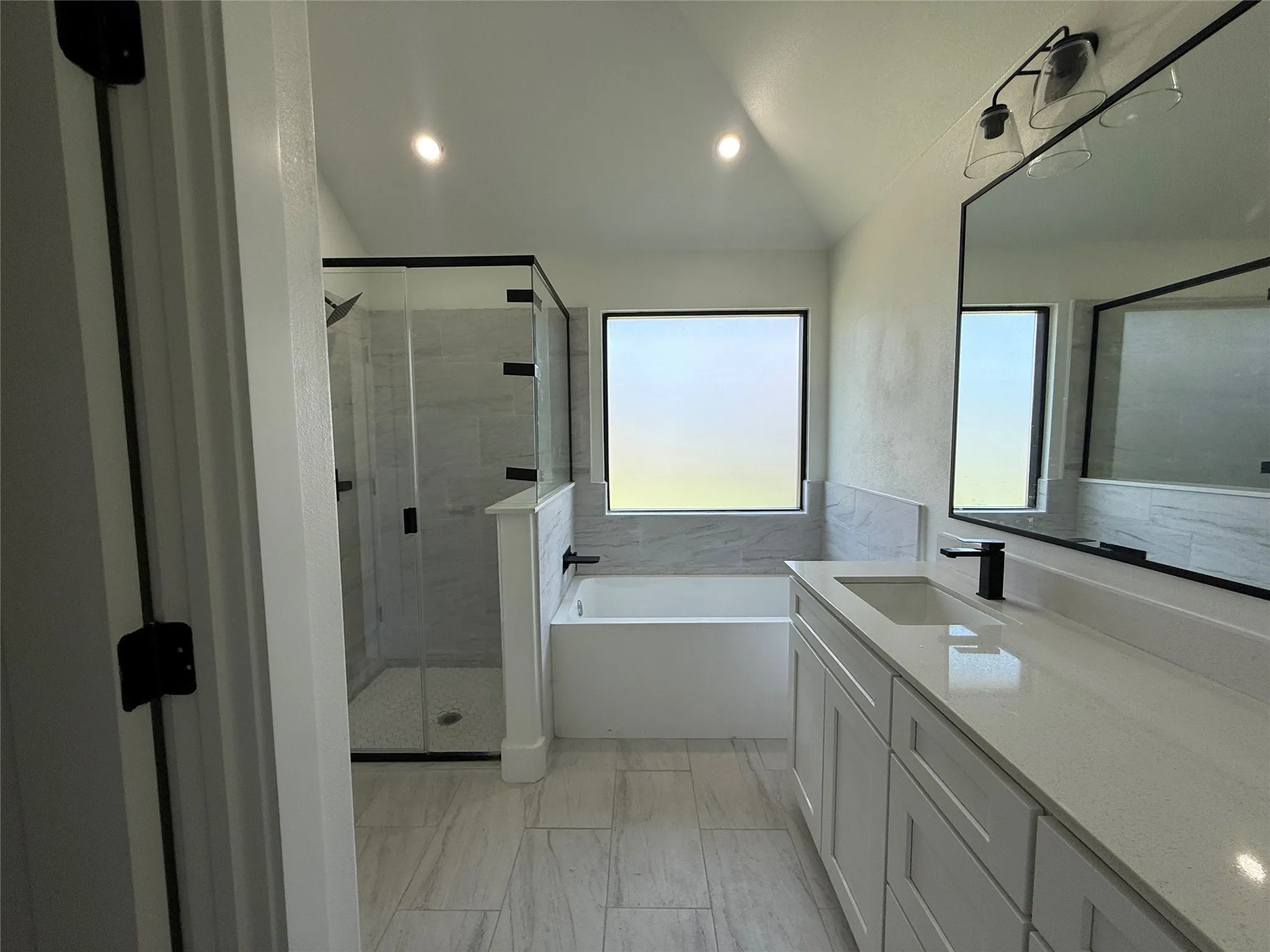 Single Family Residence For Sale in Johnson County , 209 Comfort Drive, Godley, Texas 76044, 3 Bedroom, 2 Bathroom, 2 Garage spaces, 1,763 Sqft, built in 2026, New Construction - Incomplete, mls#21134861, Real Estate Agent in Godley, Homes For Sale in Johnson county, Homes For Sale in Godley, Realtor in Godley Texas, Real Estate Brokerage Independent Realty Texas, Luminita Cordes Realtor