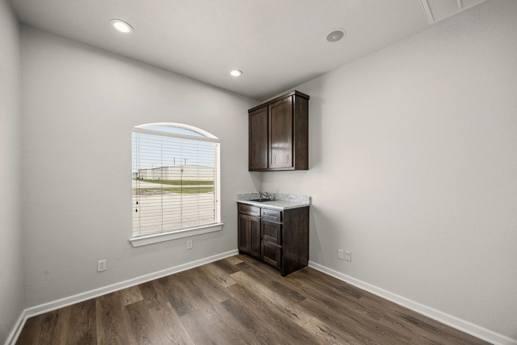 Office For Rent in Wise County , 401 Center Court Drive, Bridgeport, Texas 76426, 0, 0, Garage spaces, 0 Sqft, built in 2001, Preowned, Price $4,750, mls#21139490, Real Estate Agent in Bridgeport, Homes For Rent in Wise county, Homes For Rent in Bridgeport, Realtor in Bridgeport Texas, Real Estate Brokerage Independent Realty Texas, Luminita Cordes Realtor