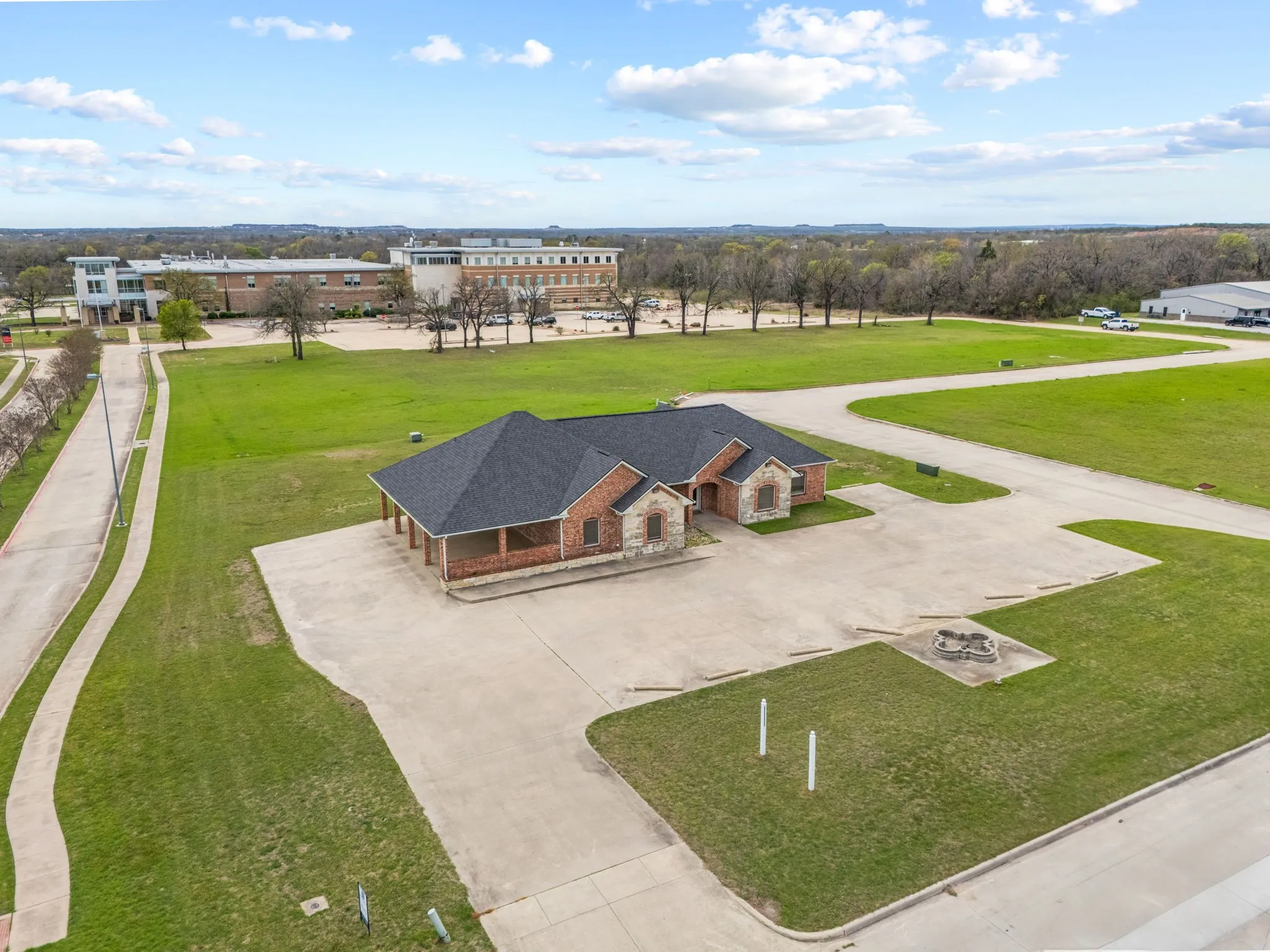 Office For Rent in Wise County , 401 Center Court Drive, Bridgeport, Texas 76426, 0, 0, Garage spaces, 0 Sqft, built in 2001, Preowned, Price $4,750, mls#21139490, Real Estate Agent in Bridgeport, Homes For Rent in Wise county, Homes For Rent in Bridgeport, Realtor in Bridgeport Texas, Real Estate Brokerage Independent Realty Texas, Luminita Cordes Realtor