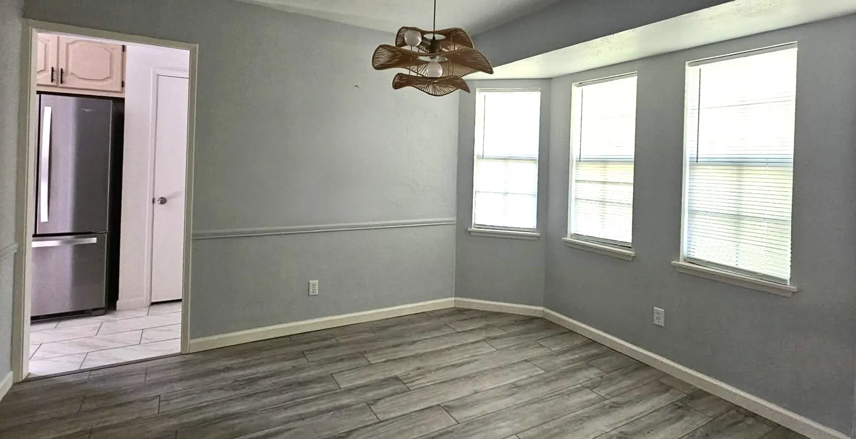 Single Family Residence For Sale in Dallas County , 509 Chestnut Drive, Grand Prairie, Texas 75052, 3 Bedrooms, 2 Bathrooms, 2 Garage spaces, 1,770 Sqft, built in 1982, Price $334,500, mls#21138903, Real Estate Agent in Grand Prairie, Homes For Sale in Dallas county, Homes For Sale in Grand Prairie, Realtor in Grand Prairie Texas, Real Estate Brokerage Independent Realty Texas, Luminita Cordes Realtor