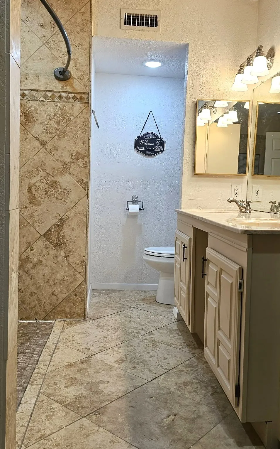 Single Family Residence For Sale in Dallas County , 509 Chestnut Drive, Grand Prairie, Texas 75052, 3 Bedrooms, 2 Bathrooms, 2 Garage spaces, 1,770 Sqft, built in 1982, Price $334,500, mls#21138903, Real Estate Agent in Grand Prairie, Homes For Sale in Dallas county, Homes For Sale in Grand Prairie, Realtor in Grand Prairie Texas, Real Estate Brokerage Independent Realty Texas, Luminita Cordes Realtor