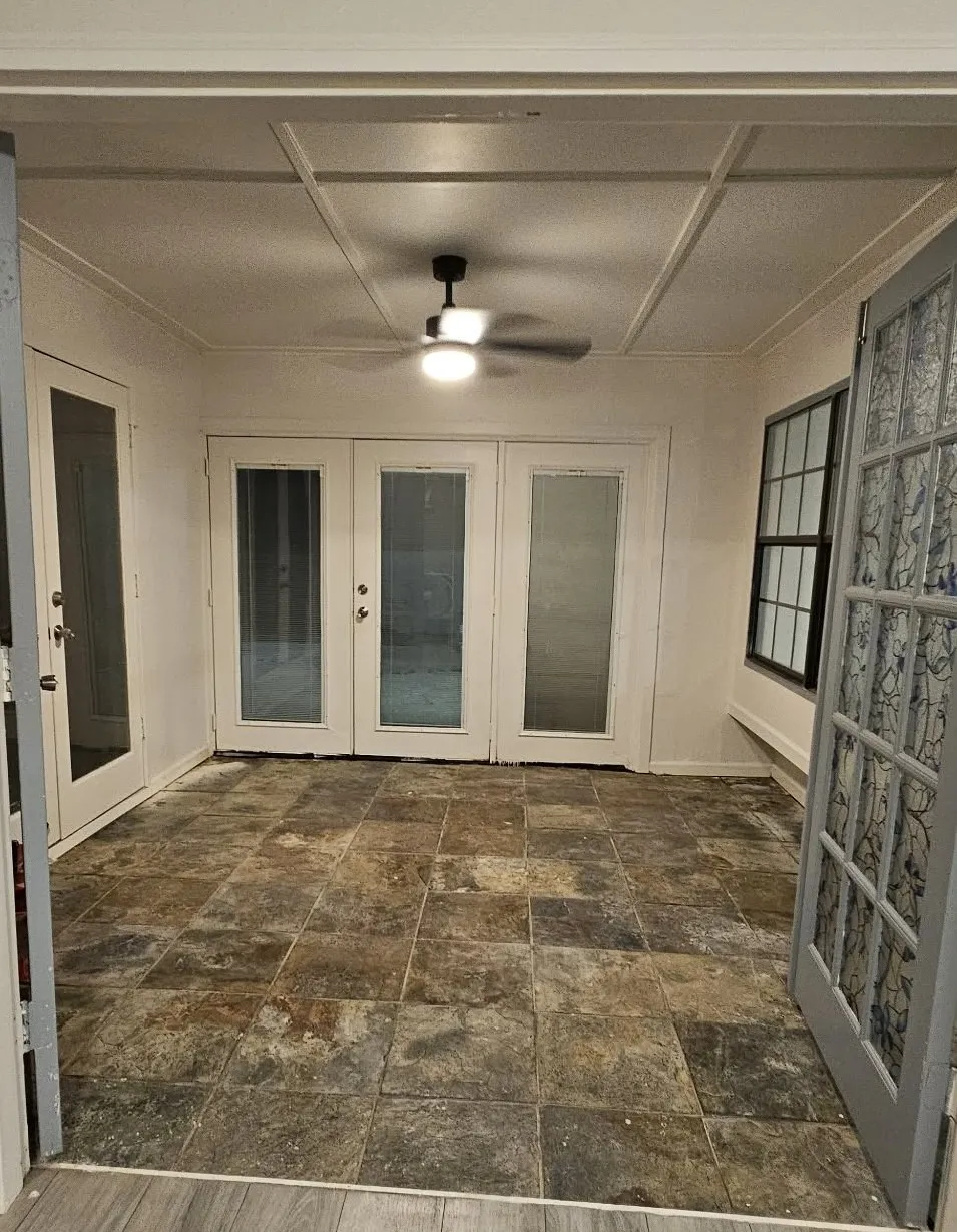 Single Family Residence For Sale in Dallas County , 509 Chestnut Drive, Grand Prairie, Texas 75052, 3 Bedrooms, 2 Bathrooms, 2 Garage spaces, 1,770 Sqft, built in 1982, Price $334,500, mls#21138903, Real Estate Agent in Grand Prairie, Homes For Sale in Dallas county, Homes For Sale in Grand Prairie, Realtor in Grand Prairie Texas, Real Estate Brokerage Independent Realty Texas, Luminita Cordes Realtor