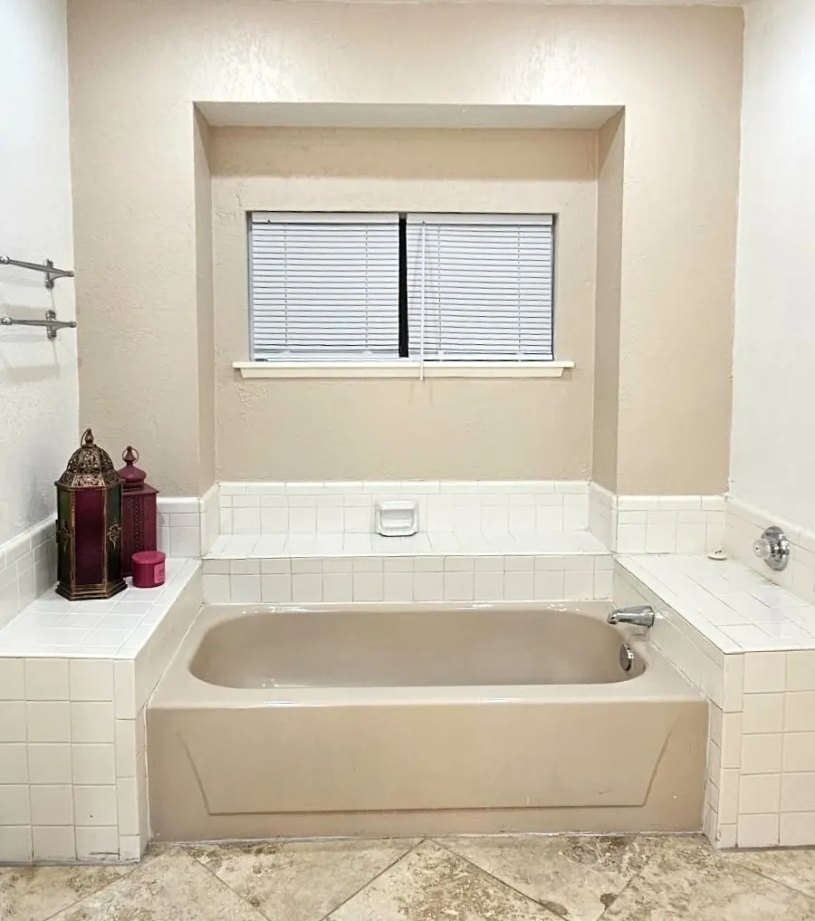 soaking tub