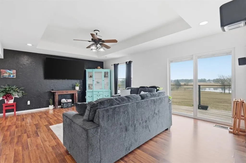 Farm For Sale in Hopkins County , 8919 County Rd. 2310, Sulphur Springs, Texas 75482, 5 Bedrooms, 3 Bathrooms, 2 Garage spaces, 3,100 Sqft, built in 2004, Preowned, Price $634,200, mls#21137606, Real Estate Agent in Sulphur Springs, Homes For Sale in Hopkins county, Homes For Sale in Sulphur Springs, Realtor in Sulphur Springs Texas, Real Estate Brokerage Independent Realty Texas, Luminita Cordes Realtor