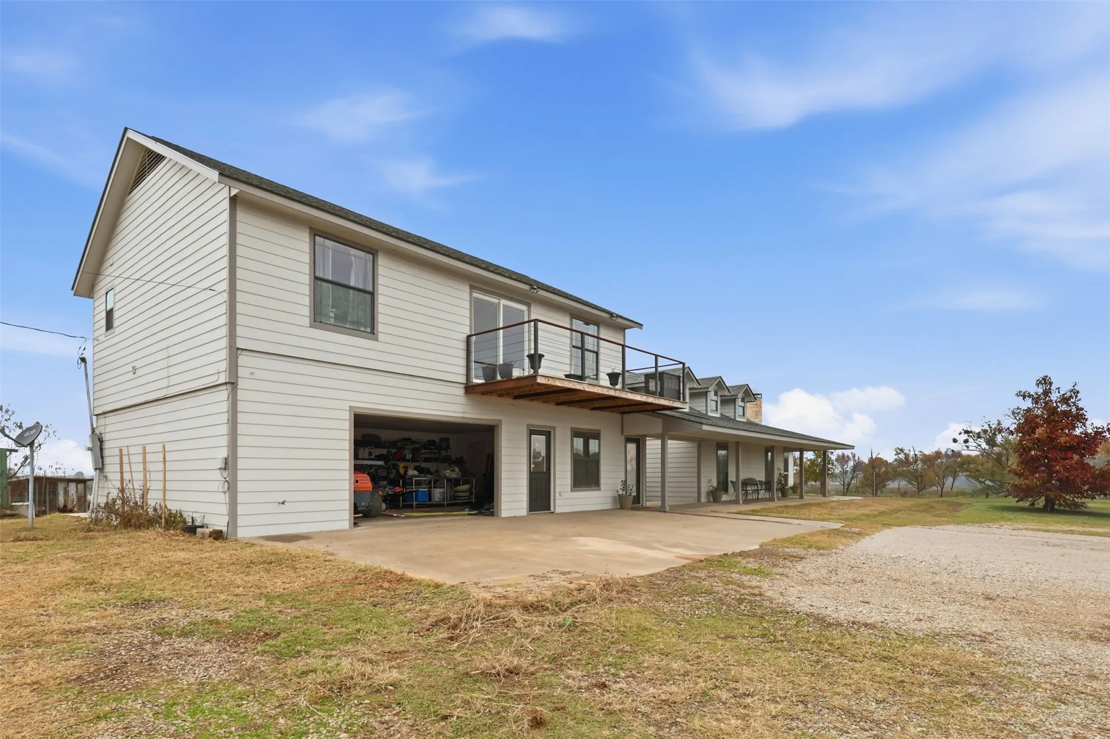 Farm For Sale in Hopkins County , 8919 County Rd. 2310, Sulphur Springs, Texas 75482, 5 Bedrooms, 3 Bathrooms, 2 Garage spaces, 3,100 Sqft, built in 2004, Preowned, Price $634,200, mls#21137606, Real Estate Agent in Sulphur Springs, Homes For Sale in Hopkins county, Homes For Sale in Sulphur Springs, Realtor in Sulphur Springs Texas, Real Estate Brokerage Independent Realty Texas, Luminita Cordes Realtor