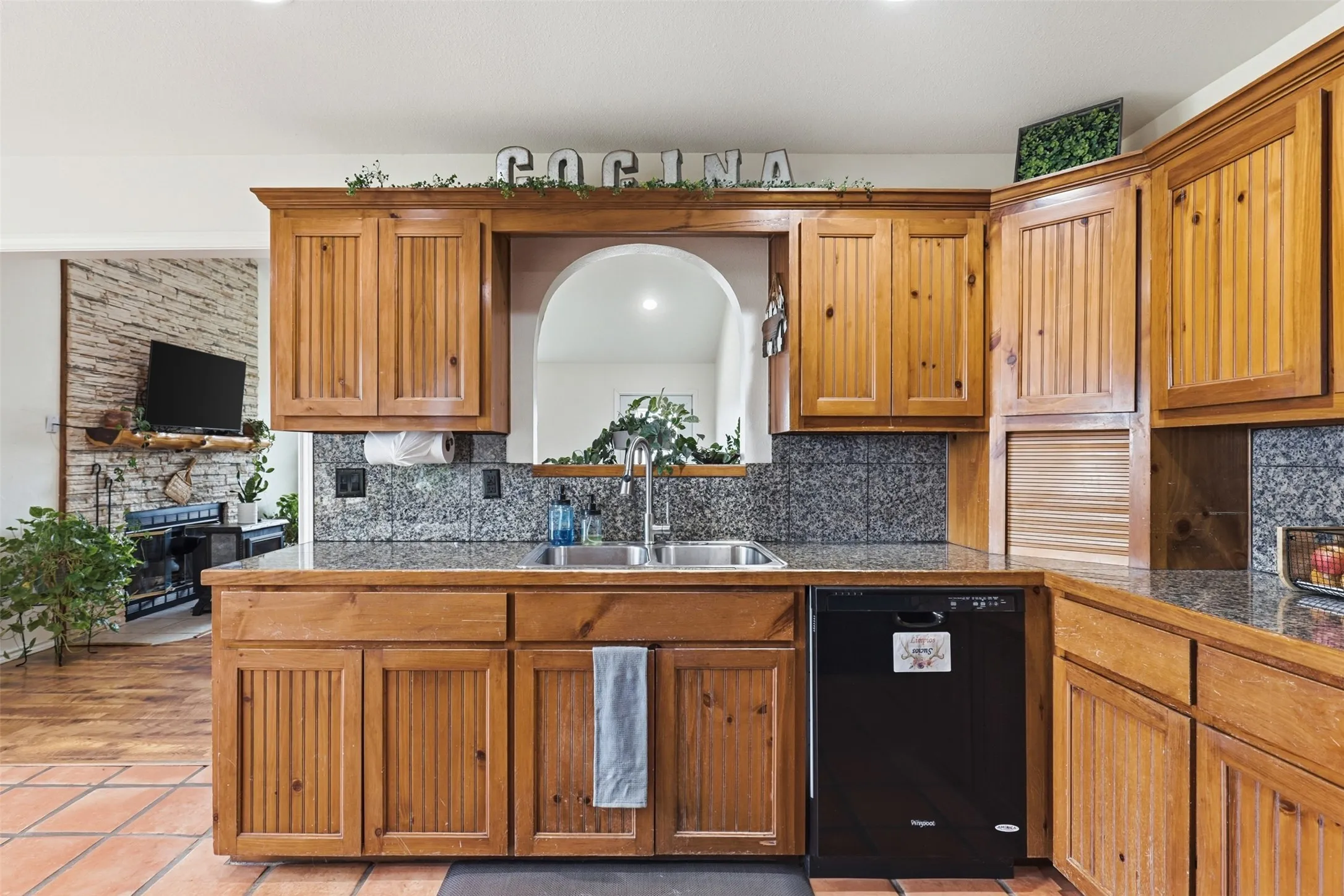Farm For Sale in Hopkins County , 8919 County Rd. 2310, Sulphur Springs, Texas 75482, 5 Bedrooms, 3 Bathrooms, 2 Garage spaces, 3,100 Sqft, built in 2004, Preowned, Price $634,200, mls#21137606, Real Estate Agent in Sulphur Springs, Homes For Sale in Hopkins county, Homes For Sale in Sulphur Springs, Realtor in Sulphur Springs Texas, Real Estate Brokerage Independent Realty Texas, Luminita Cordes Realtor