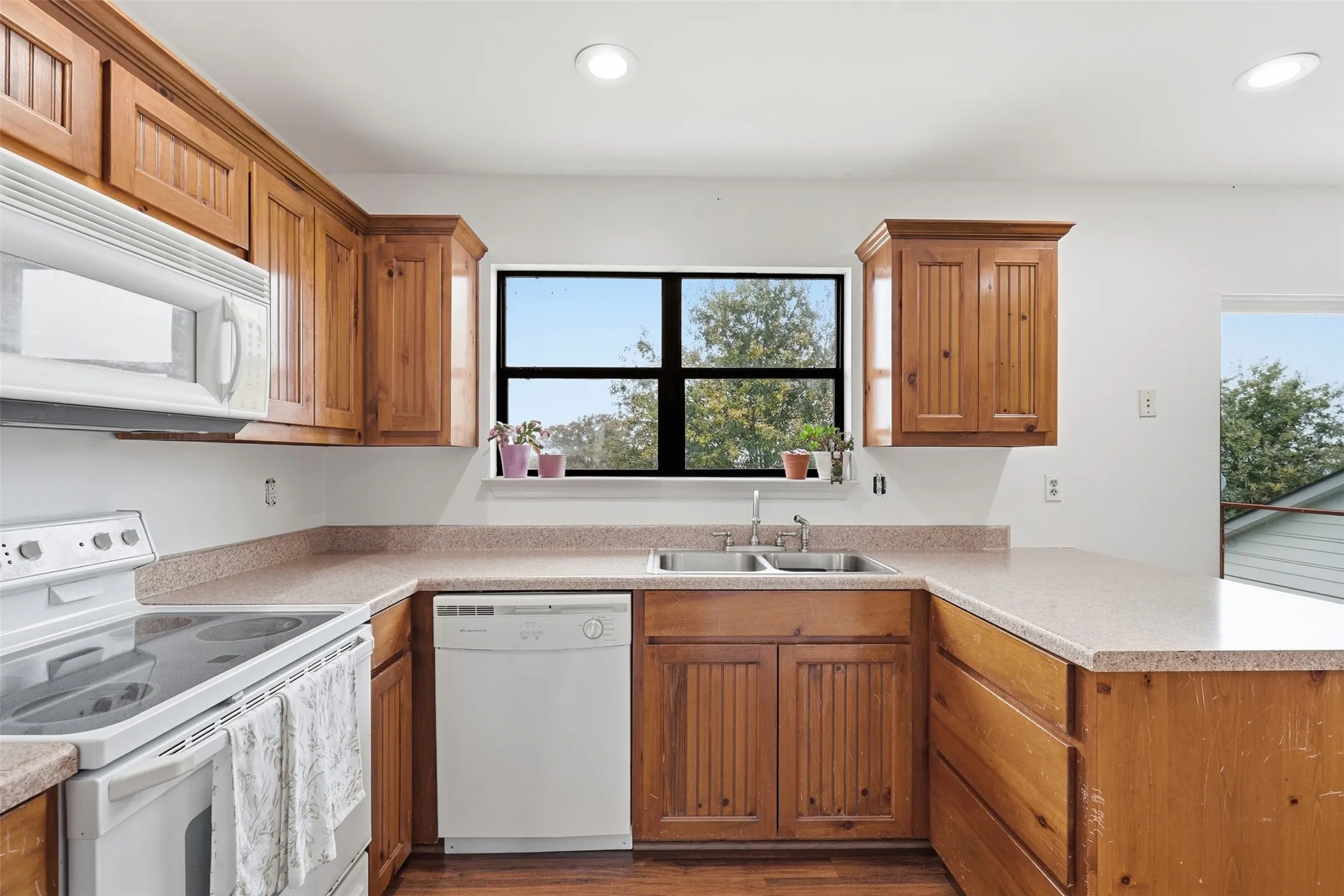 Farm For Sale in Hopkins County , 8919 County Rd. 2310, Sulphur Springs, Texas 75482, 5 Bedrooms, 3 Bathrooms, 2 Garage spaces, 3,100 Sqft, built in 2004, Preowned, Price $634,200, mls#21137606, Real Estate Agent in Sulphur Springs, Homes For Sale in Hopkins county, Homes For Sale in Sulphur Springs, Realtor in Sulphur Springs Texas, Real Estate Brokerage Independent Realty Texas, Luminita Cordes Realtor