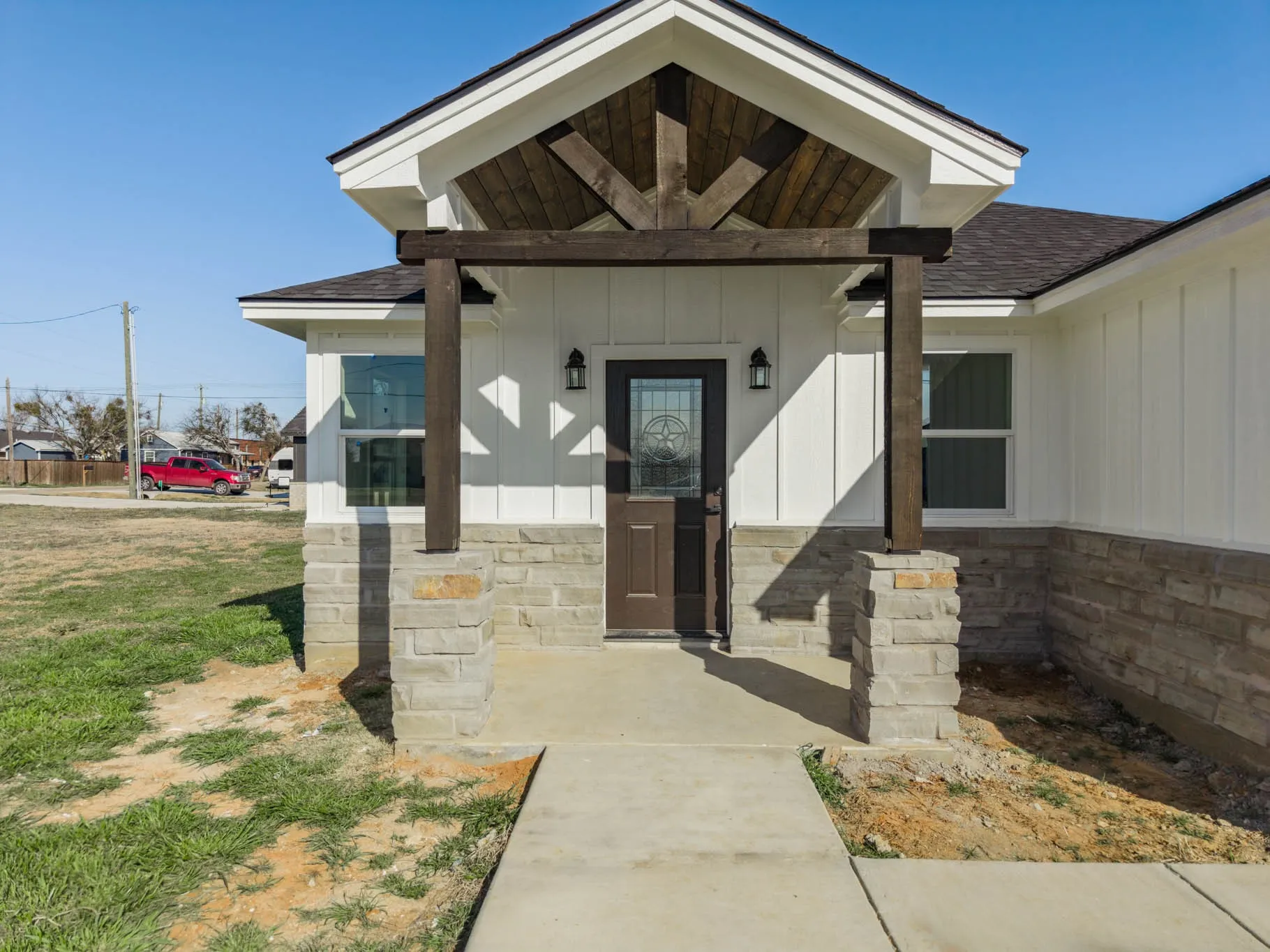 Single Family Residence For Sale in Hill County , 203 E South Street, Itasca, Texas 76055, 3 Bedrooms, 2 Bathrooms, 1 Garage spaces, 1,375 Sqft, built in 2025, New Construction - Complete, Price $237,000, mls#21139334, Real Estate Agent in Itasca, Homes For Sale in Hill county, Homes For Sale in Itasca, Realtor in Itasca Texas, Real Estate Brokerage Independent Realty Texas, Luminita Cordes Realtor