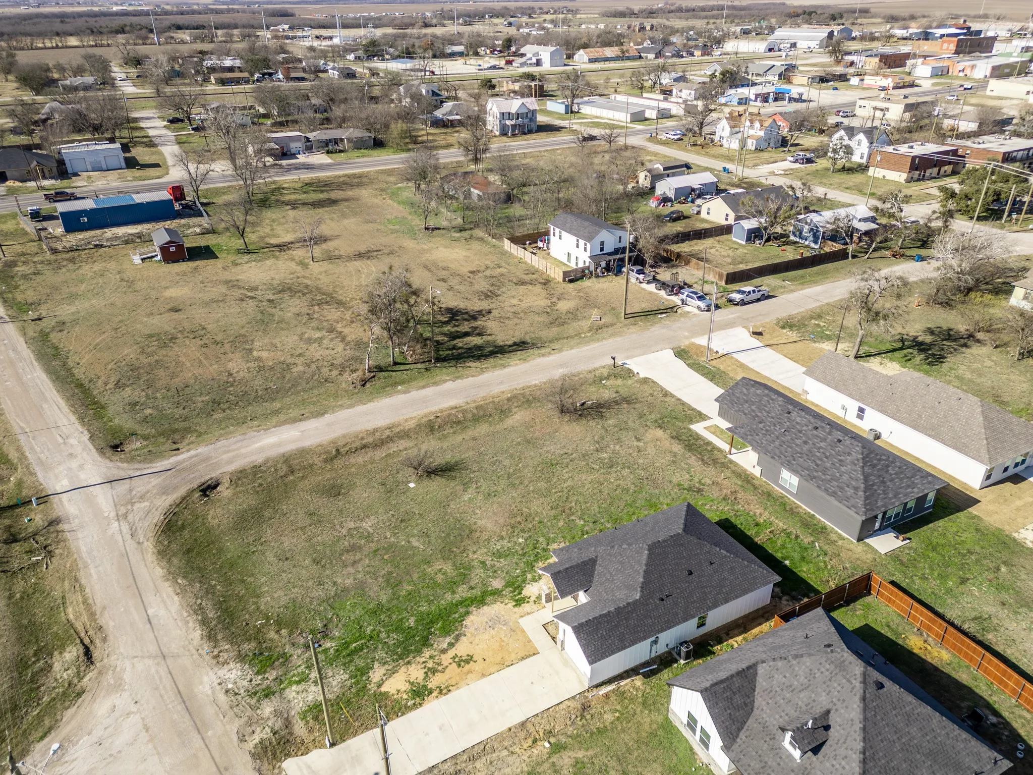 Single Family Residence For Sale in Hill County , 203 E South Street, Itasca, Texas 76055, 3 Bedrooms, 2 Bathrooms, 1 Garage spaces, 1,375 Sqft, built in 2025, New Construction - Complete, Price $237,000, mls#21139334, Real Estate Agent in Itasca, Homes For Sale in Hill county, Homes For Sale in Itasca, Realtor in Itasca Texas, Real Estate Brokerage Independent Realty Texas, Luminita Cordes Realtor