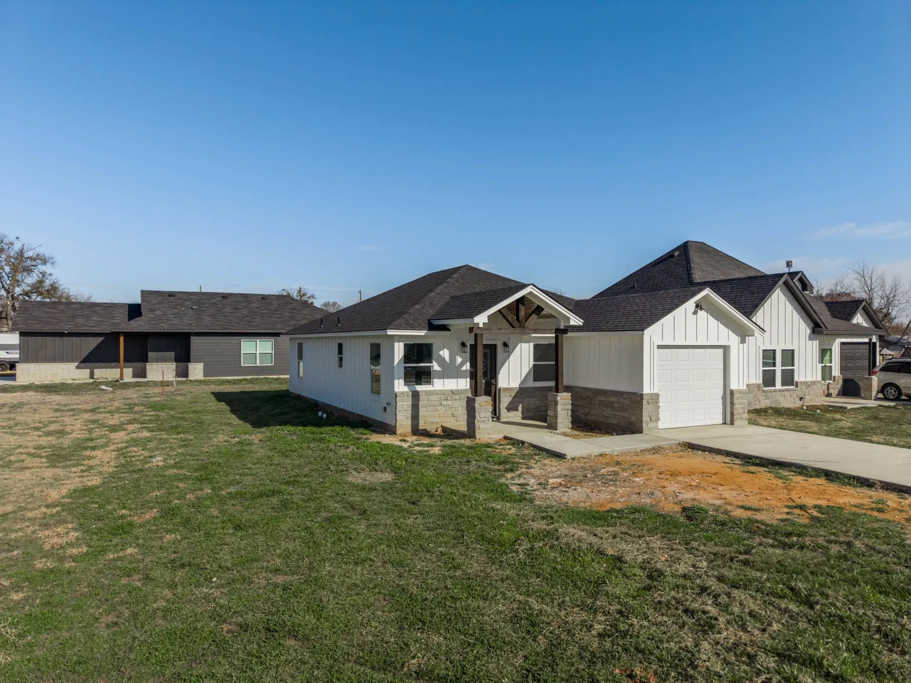 Single Family Residence For Sale in Hill County , 203 E South Street, Itasca, Texas 76055, 3 Bedrooms, 2 Bathrooms, 1 Garage spaces, 1,375 Sqft, built in 2025, New Construction - Complete, Price $237,000, mls#21139334, Real Estate Agent in Itasca, Homes For Sale in Hill county, Homes For Sale in Itasca, Realtor in Itasca Texas, Real Estate Brokerage Independent Realty Texas, Luminita Cordes Realtor