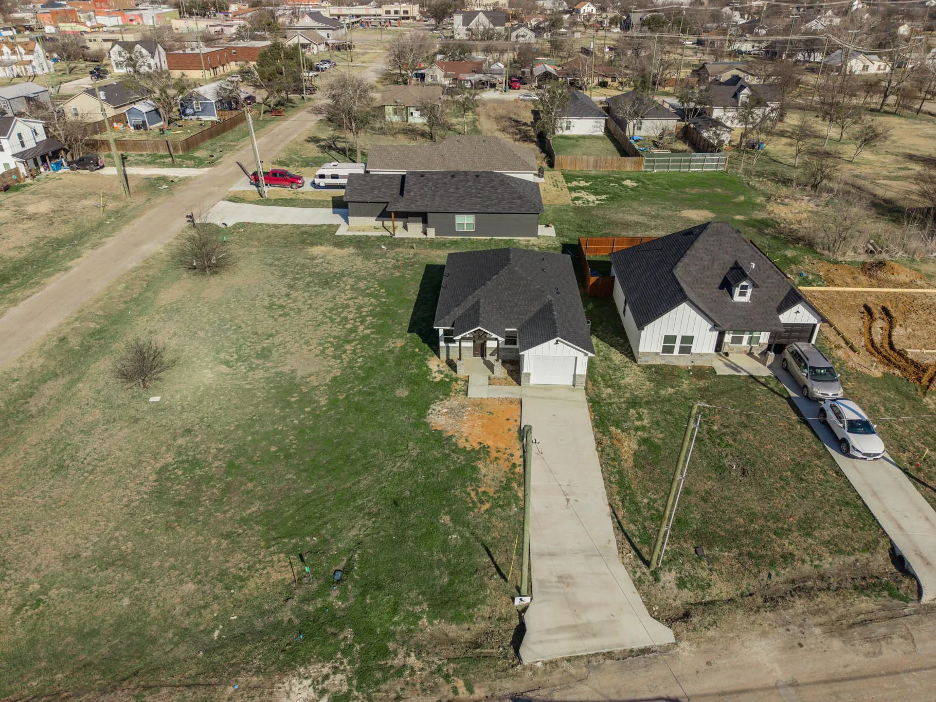 Single Family Residence For Sale in Hill County , 203 E South Street, Itasca, Texas 76055, 3 Bedrooms, 2 Bathrooms, 1 Garage spaces, 1,375 Sqft, built in 2025, New Construction - Complete, Price $237,000, mls#21139334, Real Estate Agent in Itasca, Homes For Sale in Hill county, Homes For Sale in Itasca, Realtor in Itasca Texas, Real Estate Brokerage Independent Realty Texas, Luminita Cordes Realtor