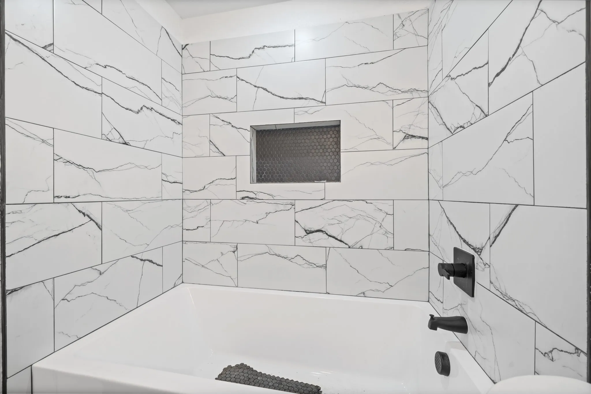Single Family Residence For Sale in Hill County , 203 E South Street, Itasca, Texas 76055, 3 Bedrooms, 2 Bathrooms, 1 Garage spaces, 1,375 Sqft, built in 2025, New Construction - Complete, Price $237,000, mls#21139334, Real Estate Agent in Itasca, Homes For Sale in Hill county, Homes For Sale in Itasca, Realtor in Itasca Texas, Real Estate Brokerage Independent Realty Texas, Luminita Cordes Realtor