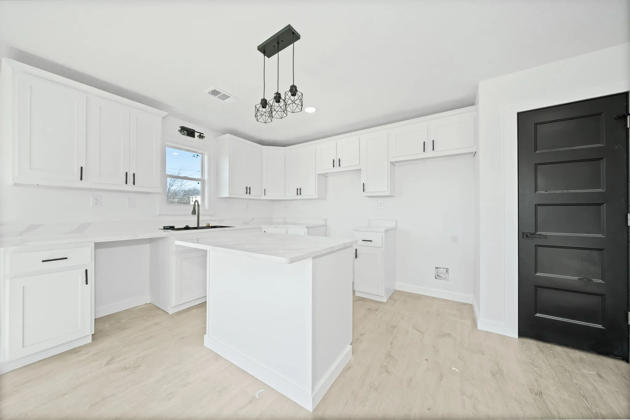 Single Family Residence For Sale in Hill County , 203 E South Street, Itasca, Texas 76055, 3 Bedrooms, 2 Bathrooms, 1 Garage spaces, 1,375 Sqft, built in 2025, New Construction - Complete, Price $237,000, mls#21139334, Real Estate Agent in Itasca, Homes For Sale in Hill county, Homes For Sale in Itasca, Realtor in Itasca Texas, Real Estate Brokerage Independent Realty Texas, Luminita Cordes Realtor