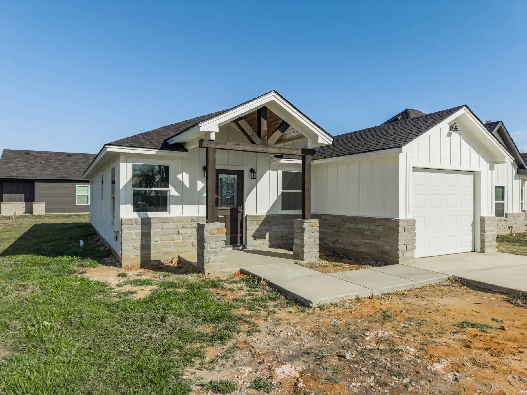 Single Family Residence For Sale in Hill County , 203 E South Street, Itasca, Texas 76055, 3 Bedrooms, 2 Bathrooms, 1 Garage spaces, 1,375 Sqft, built in 2025, New Construction - Complete, Price $237,000, mls#21139334, Real Estate Agent in Itasca, Homes For Sale in Hill county, Homes For Sale in Itasca, Realtor in Itasca Texas, Real Estate Brokerage Independent Realty Texas, Luminita Cordes Realtor
