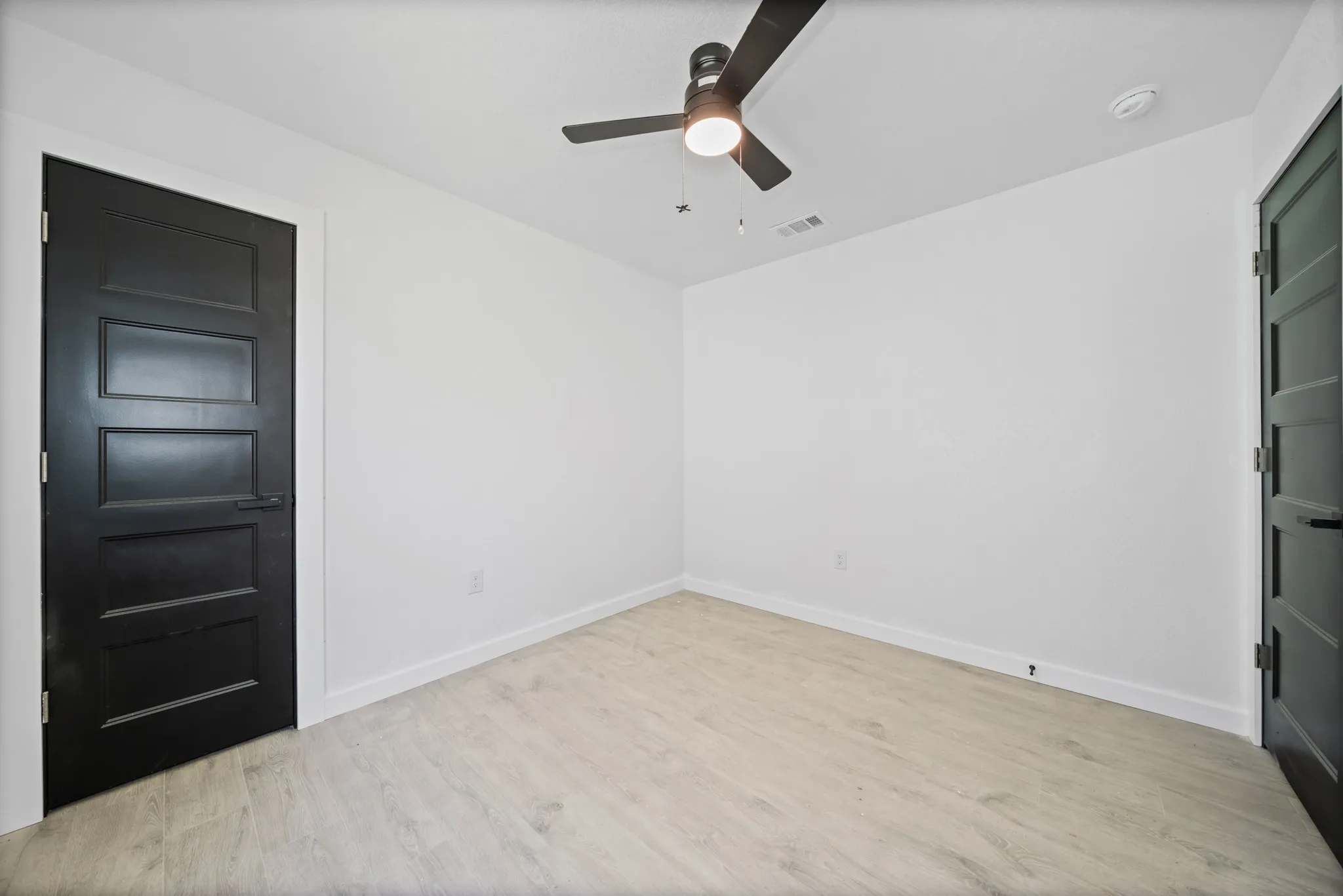 Single Family Residence For Sale in Hill County , 203 E South Street, Itasca, Texas 76055, 3 Bedrooms, 2 Bathrooms, 1 Garage spaces, 1,375 Sqft, built in 2025, New Construction - Complete, Price $237,000, mls#21139334, Real Estate Agent in Itasca, Homes For Sale in Hill county, Homes For Sale in Itasca, Realtor in Itasca Texas, Real Estate Brokerage Independent Realty Texas, Luminita Cordes Realtor