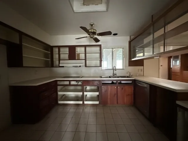 Single Family Residence For Sale in Sutton County , 107 Manor Street, Sonora, Texas 76950, 3 Bedroom, 3 Bathroom, Garage spaces, 2,238 Sqft, built in 1957, Preowned, mls#21140902, Real Estate Agent in Sonora, Homes For Sale in Sutton county, Homes For Sale in Sonora, Realtor in Sonora Texas, Real Estate Brokerage Independent Realty Texas, Luminita Cordes Realtor