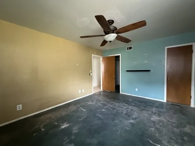 Single Family Residence For Sale in Sutton County , 107 Manor Street, Sonora, Texas 76950, 3 Bedroom, 3 Bathroom, Garage spaces, 2,238 Sqft, built in 1957, Preowned, mls#21140902, Real Estate Agent in Sonora, Homes For Sale in Sutton county, Homes For Sale in Sonora, Realtor in Sonora Texas, Real Estate Brokerage Independent Realty Texas, Luminita Cordes Realtor