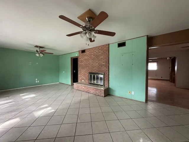 Single Family Residence For Sale in Sutton County , 107 Manor Street, Sonora, Texas 76950, 3 Bedroom, 3 Bathroom, Garage spaces, 2,238 Sqft, built in 1957, Preowned, mls#21140902, Real Estate Agent in Sonora, Homes For Sale in Sutton county, Homes For Sale in Sonora, Realtor in Sonora Texas, Real Estate Brokerage Independent Realty Texas, Luminita Cordes Realtor