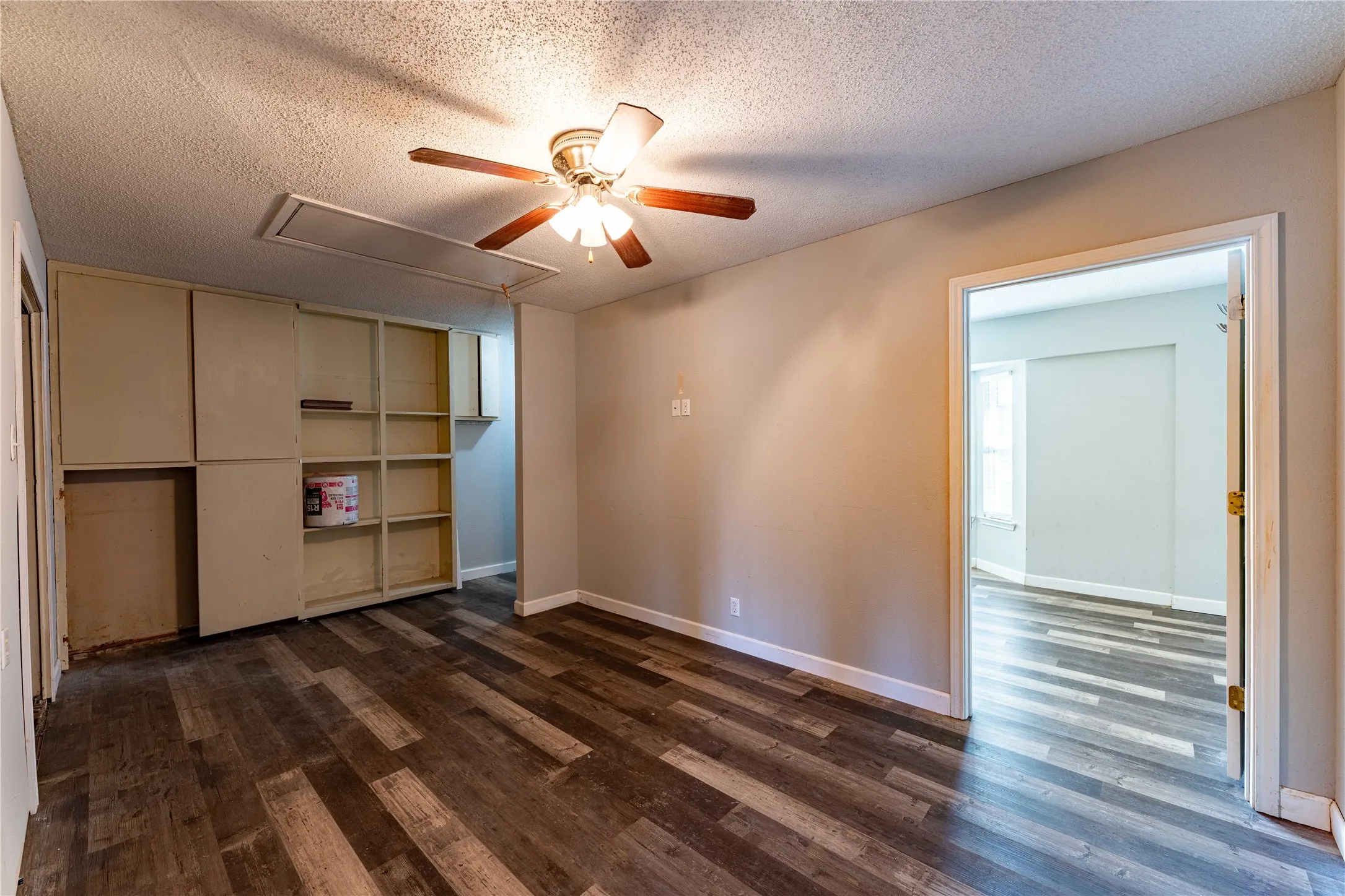 Single Family Residence For Sale in Lamar County , 980 29th Street SE, Paris, Texas 75460, 5 Bedrooms, 2 Bathrooms, Garage spaces, 2,056 Sqft, built in 1964, Price $210,000, mls#21140999, Real Estate Agent in Paris, Homes For Sale in Lamar county, Homes For Sale in Paris, Realtor in Paris Texas, Real Estate Brokerage Independent Realty Texas, Luminita Cordes Realtor
