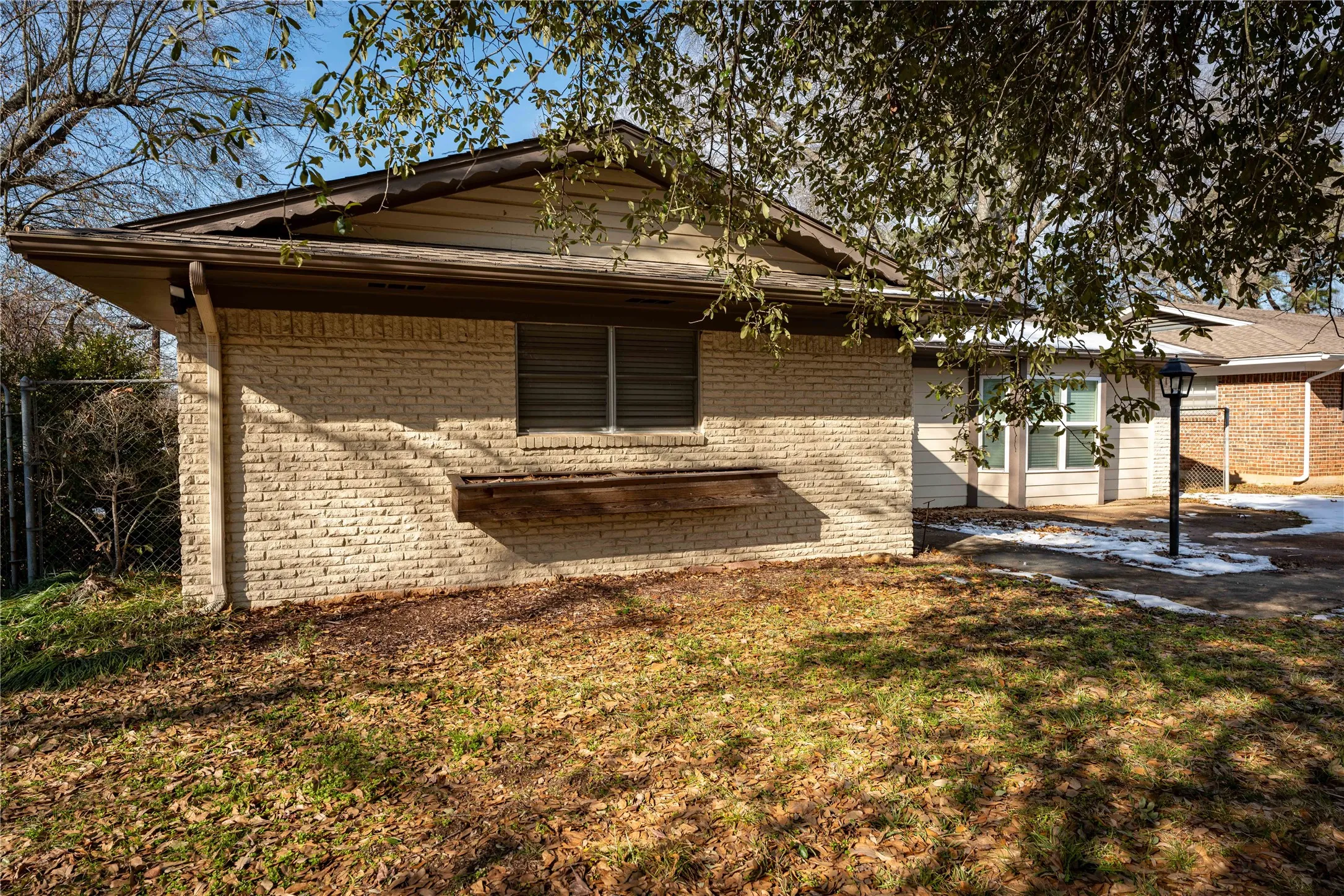 Single Family Residence For Sale in Lamar County , 980 29th Street SE, Paris, Texas 75460, 5 Bedrooms, 2 Bathrooms, Garage spaces, 2,056 Sqft, built in 1964, Price $210,000, mls#21140999, Real Estate Agent in Paris, Homes For Sale in Lamar county, Homes For Sale in Paris, Realtor in Paris Texas, Real Estate Brokerage Independent Realty Texas, Luminita Cordes Realtor