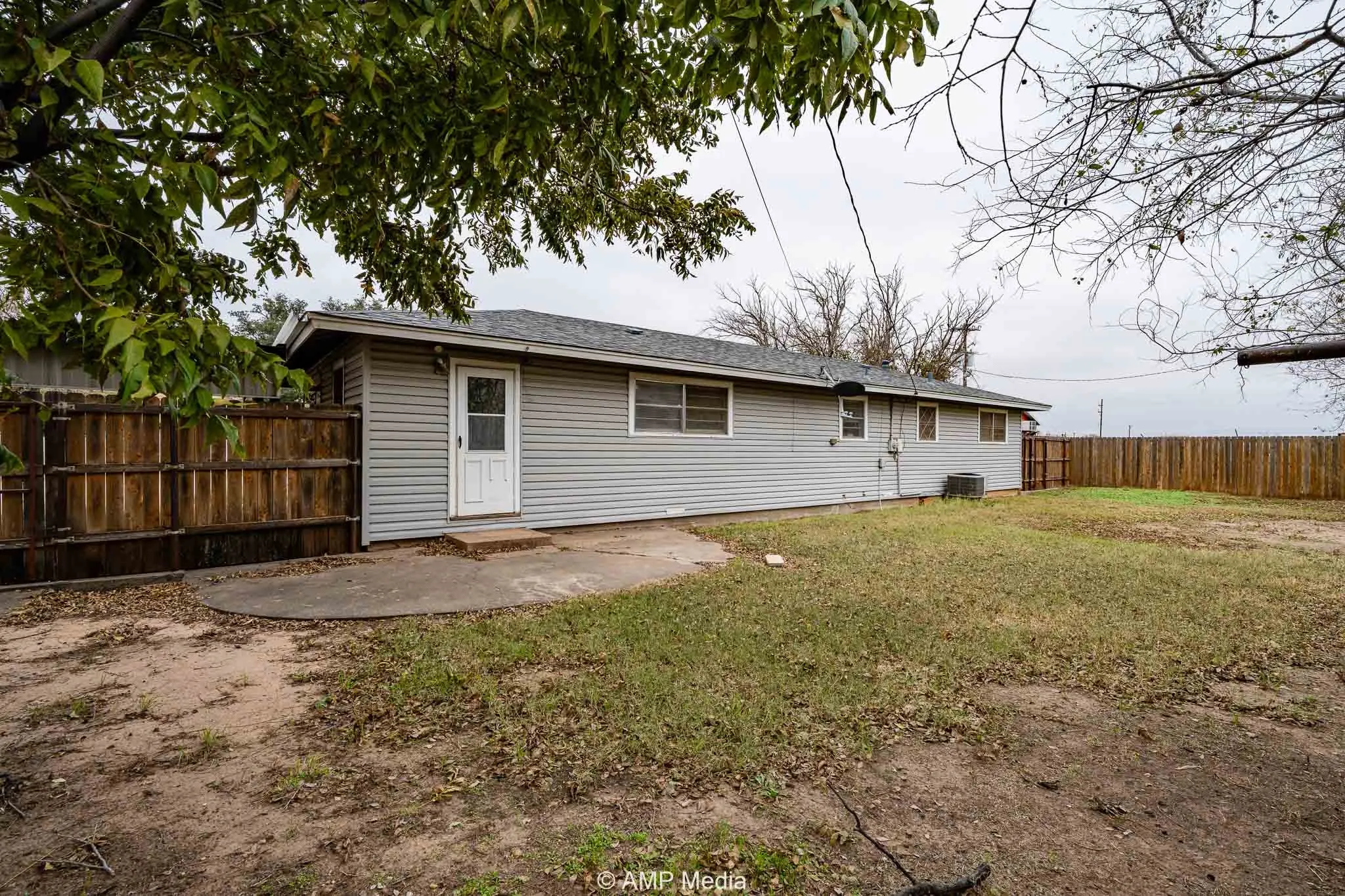 Single Family Residence For Sale in Knox County , 510 W Irving Street, Munday, Texas 76371, 2 Bedroom, 1 Bathroom, Garage spaces, 1,284 Sqft, built in 1951, Preowned, mls#21140913, Real Estate Agent in Munday, Homes For Sale in Knox county, Homes For Sale in Munday, Realtor in Munday Texas, Real Estate Brokerage Independent Realty Texas, Luminita Cordes Realtor