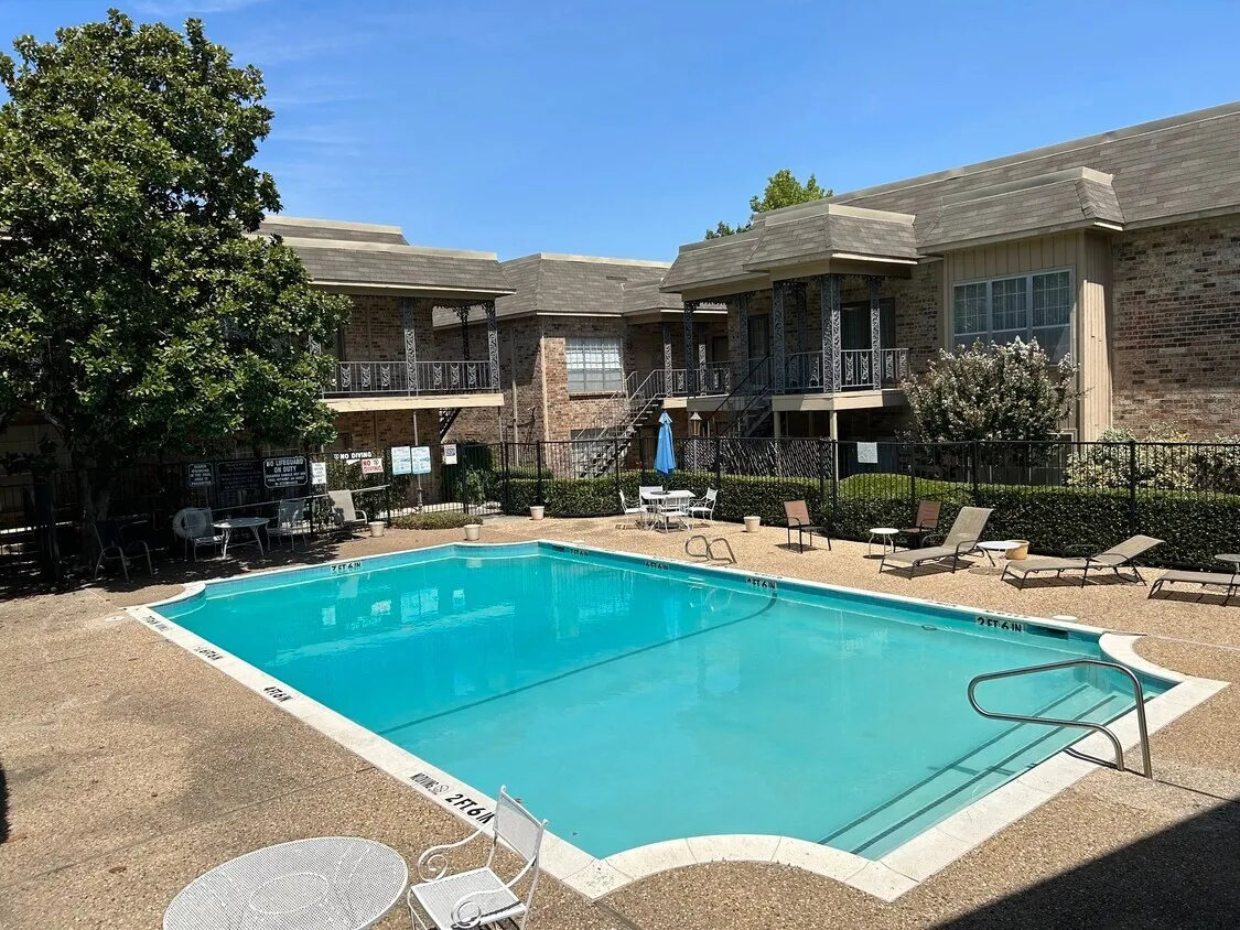 Condominium For Rent in Tarrant County , 4347 Bellaire Drive S 132S, Fort Worth, Texas 76109, 2 Bedroom, 2 Bathroom, Garage spaces, 1,077 Sqft, built in 1972, Preowned, Price $1,975, mls#21141003, Real Estate Agent in Fort Worth, Homes For Rent in Tarrant county, Homes For Rent in Fort Worth, Realtor in Fort Worth Texas, Real Estate Brokerage Independent Realty Texas, Luminita Cordes Realtor