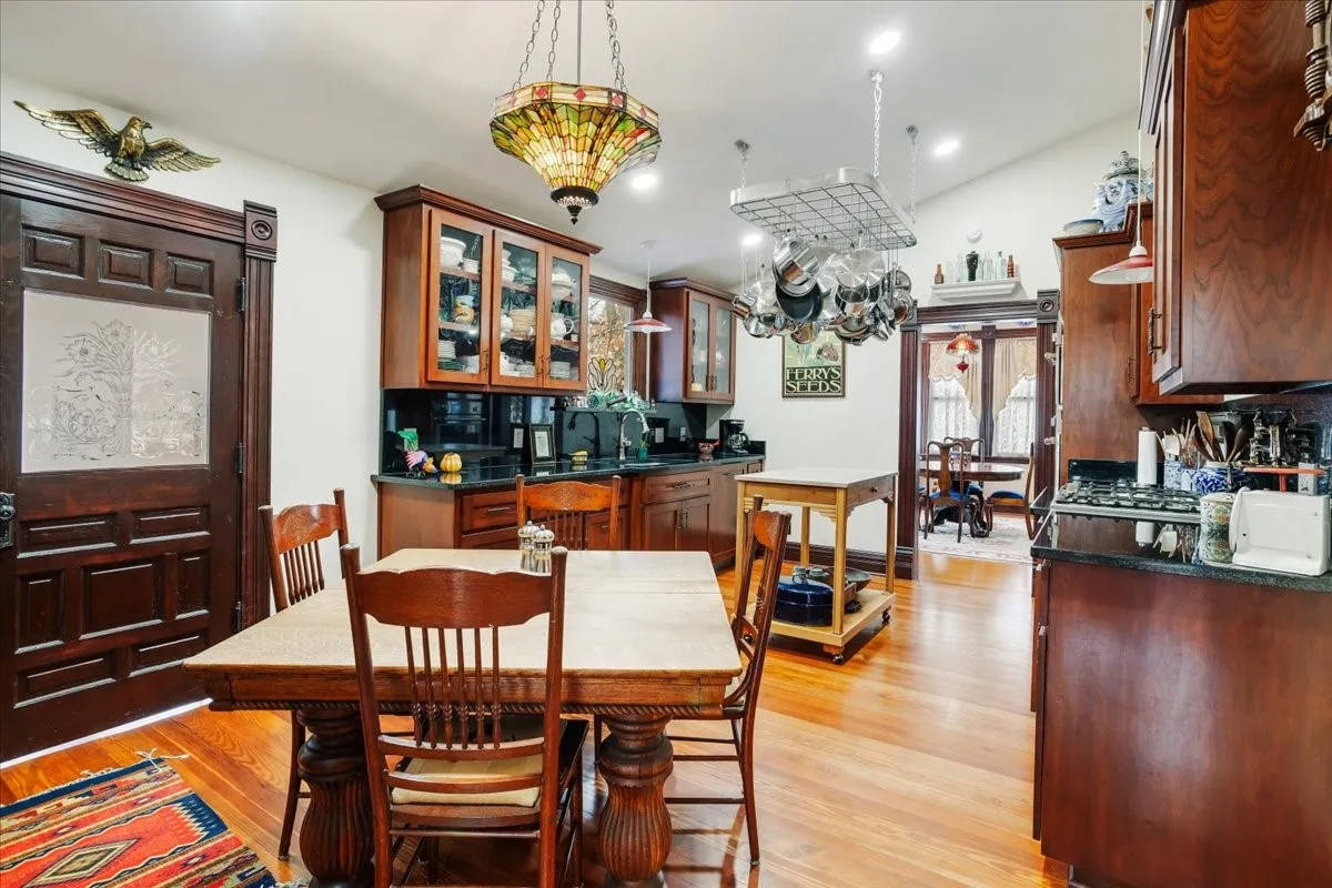 Single Family Residence For Sale in Fannin County , 300 W 6th Street, Bonham, Texas 75418, 2 Bedroom, 2 Bathroom, 2 Garage spaces, 2,094 Sqft, built in 1880, mls#21138153, Real Estate Agent in Bonham, Homes For Sale in Fannin county, Homes For Sale in Bonham, Realtor in Bonham Texas, Real Estate Brokerage Independent Realty Texas, Luminita Cordes Realtor