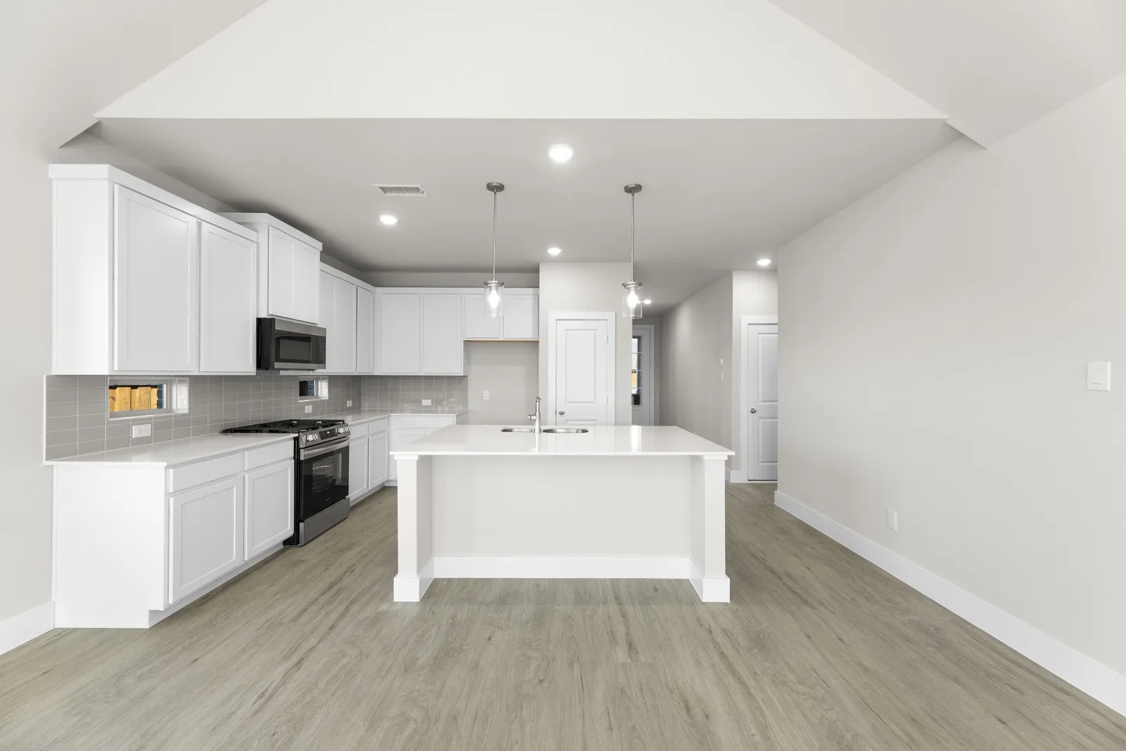 2359 Bell - Kitchen
