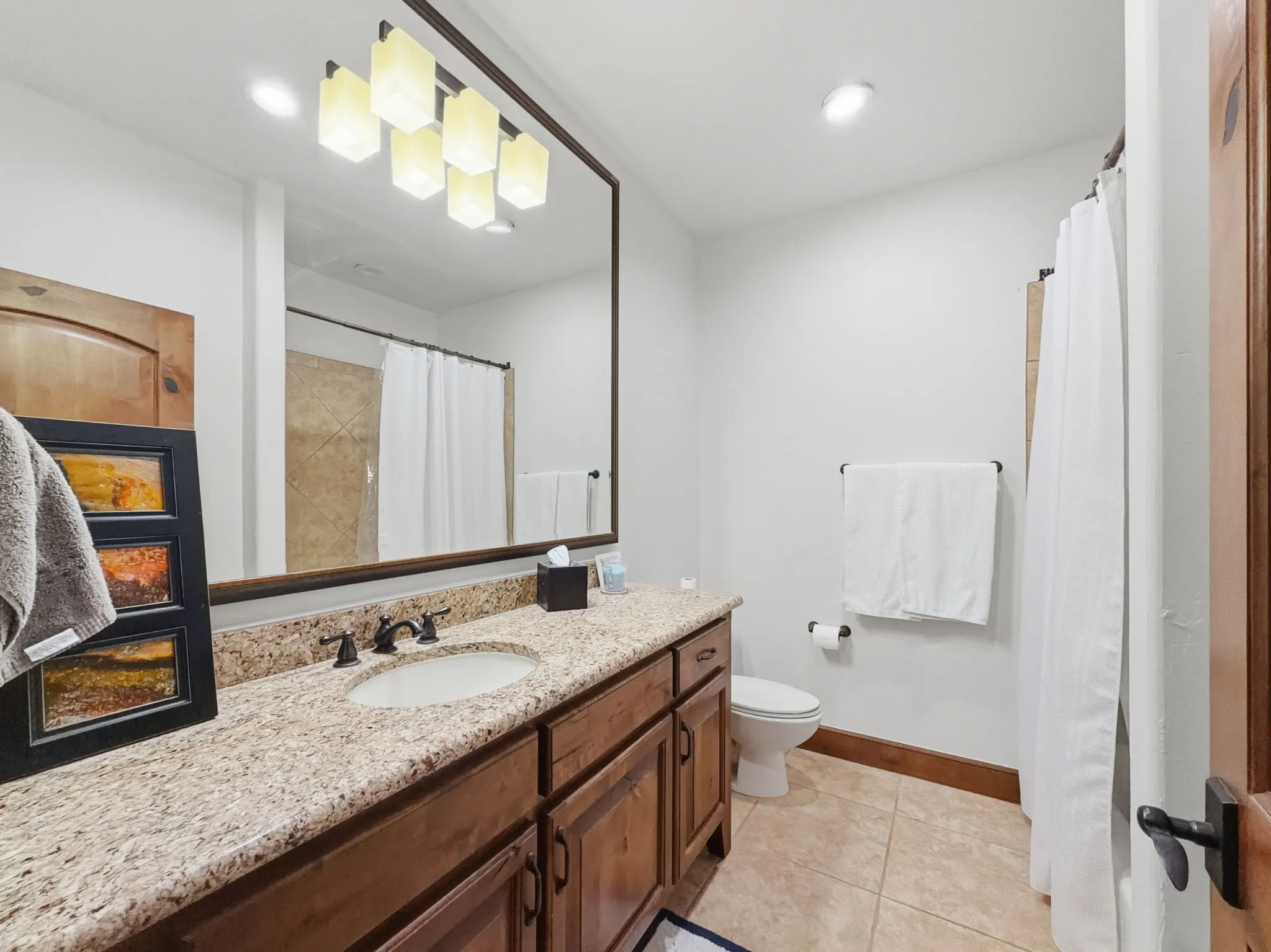 Condominium For Sale in Palo Pinto County , 2033 Harbor Way 302, Graford, Texas 76449, 3 Bedroom, 3 Bathroom, 1 Garage spaces, 1,941 Sqft, built in 2008, Preowned, Price $539,000, mls#21141016, Real Estate Agent in Graford, Homes For Sale in Palo Pinto county, Homes For Sale in Graford, Realtor in Graford Texas, Real Estate Brokerage Independent Realty Texas, Luminita Cordes Realtor