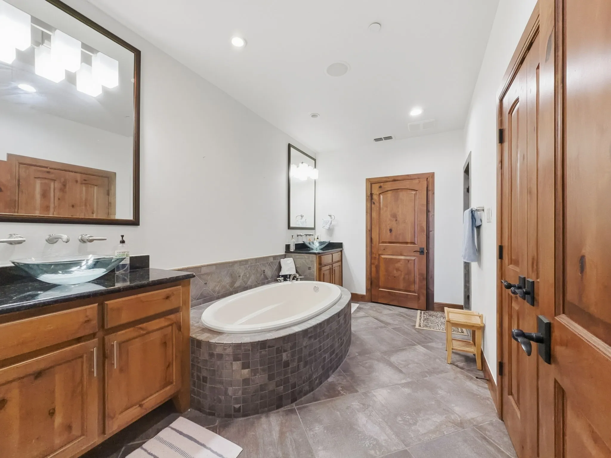 Condominium For Sale in Palo Pinto County , 2033 Harbor Way 302, Graford, Texas 76449, 3 Bedroom, 3 Bathroom, 1 Garage spaces, 1,941 Sqft, built in 2008, Preowned, Price $539,000, mls#21141016, Real Estate Agent in Graford, Homes For Sale in Palo Pinto county, Homes For Sale in Graford, Realtor in Graford Texas, Real Estate Brokerage Independent Realty Texas, Luminita Cordes Realtor