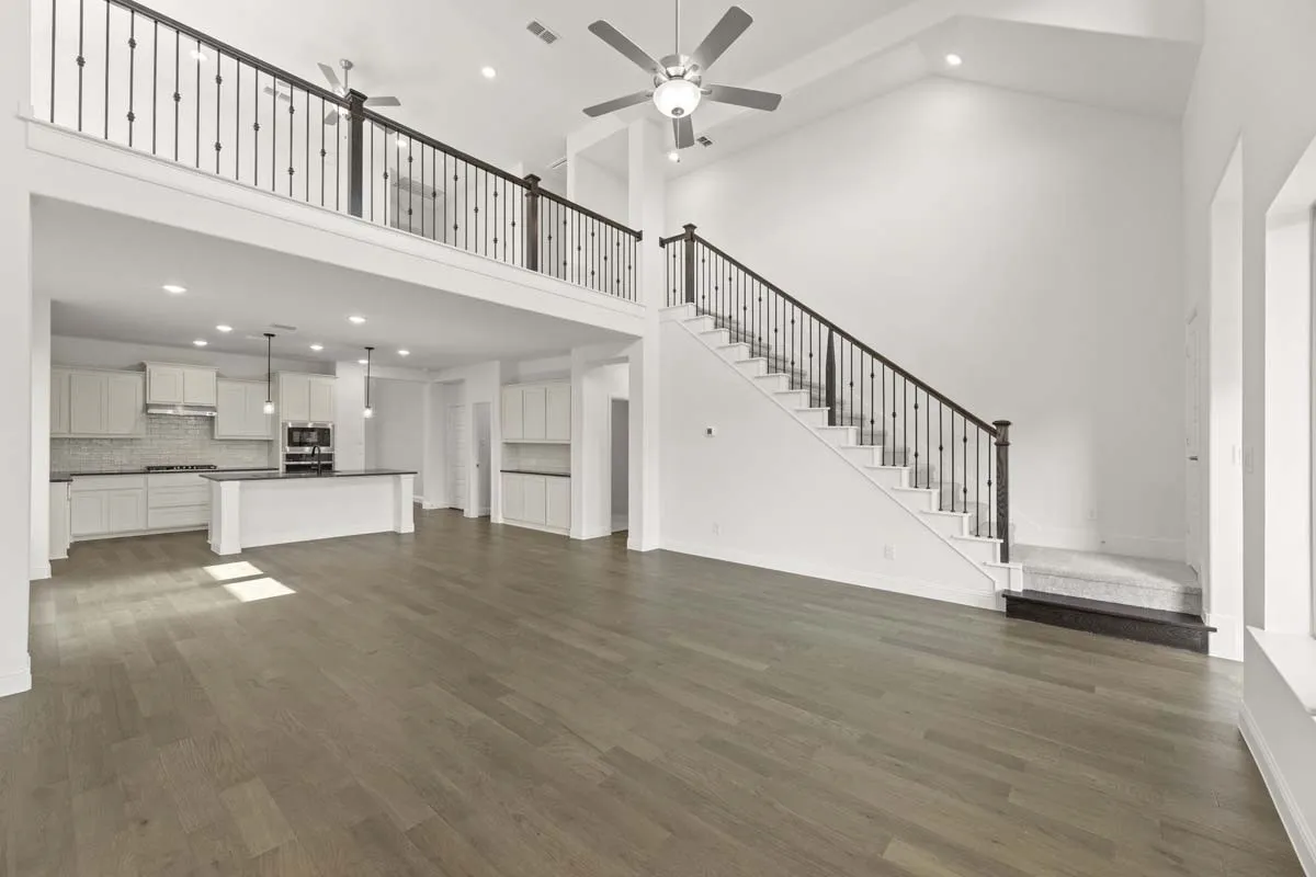 06-3506-honeysuckle-hollow-melissa-tx-living-room-stairs