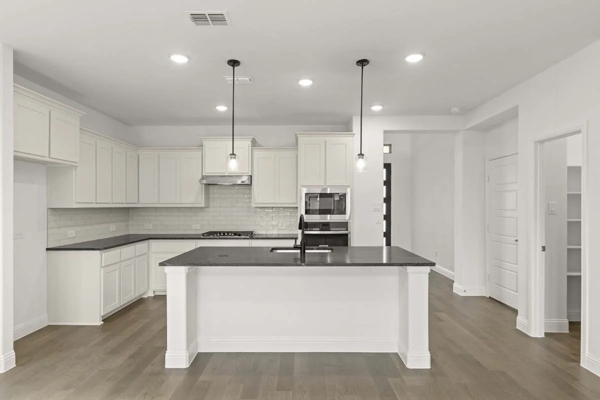 03-3506-honeysuckle-hollow-melissa-tx-kitchen-island