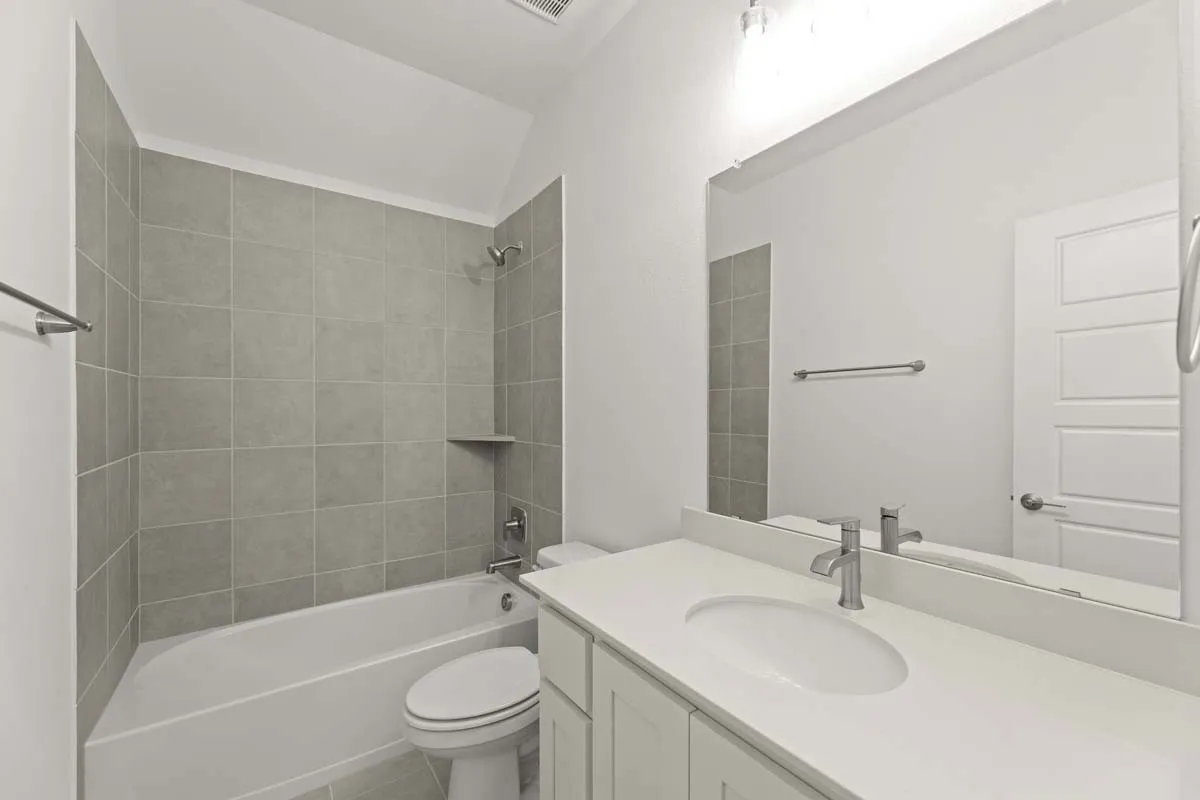 17-3506-honeysuckle-hollow-melissa-tx-bathroom