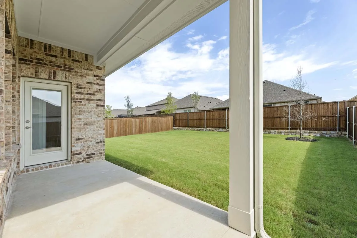 22-3506-honeysuckle-hollow-melissa-tx-covered-patio