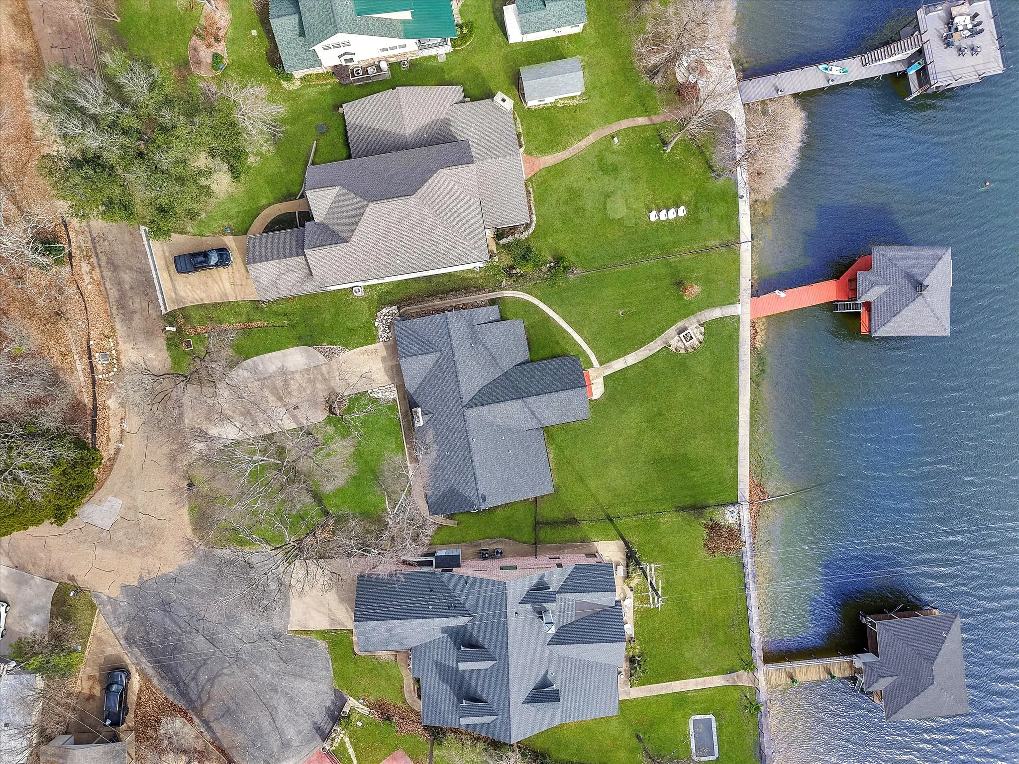 Aerial overview of property's location featuring a nearby body of water