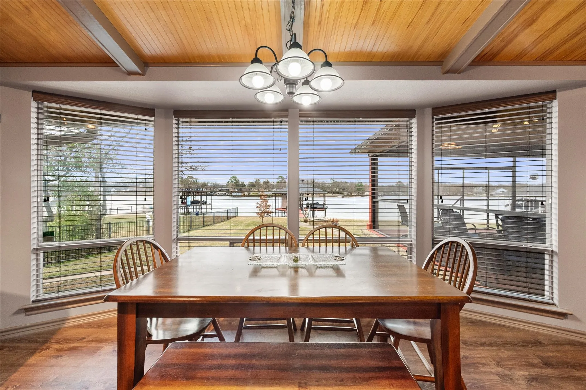 Single Family Residence For Sale in Henderson County , 110 Northwood Place, Enchanted Oaks, Texas 75156, 3 Bedroom, 2 Bathroom, 2 Garage spaces, 1,792 Sqft, built in 1972, Preowned, mls#21139421, Real Estate Agent in Enchanted Oaks, Homes For Sale in Henderson county, Homes For Sale in Enchanted Oaks, Realtor in Enchanted Oaks Texas, Real Estate Brokerage Independent Realty Texas, Luminita Cordes Realtor