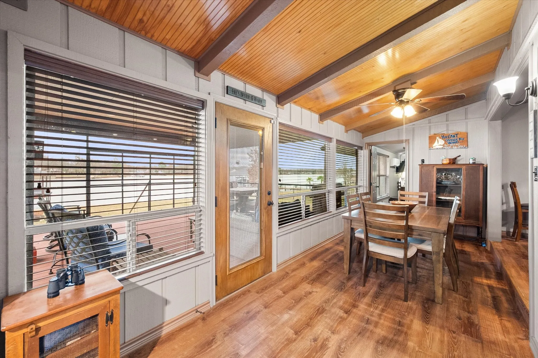Single Family Residence For Sale in Henderson County , 110 Northwood Place, Enchanted Oaks, Texas 75156, 3 Bedroom, 2 Bathroom, 2 Garage spaces, 1,792 Sqft, built in 1972, Preowned, mls#21139421, Real Estate Agent in Enchanted Oaks, Homes For Sale in Henderson county, Homes For Sale in Enchanted Oaks, Realtor in Enchanted Oaks Texas, Real Estate Brokerage Independent Realty Texas, Luminita Cordes Realtor