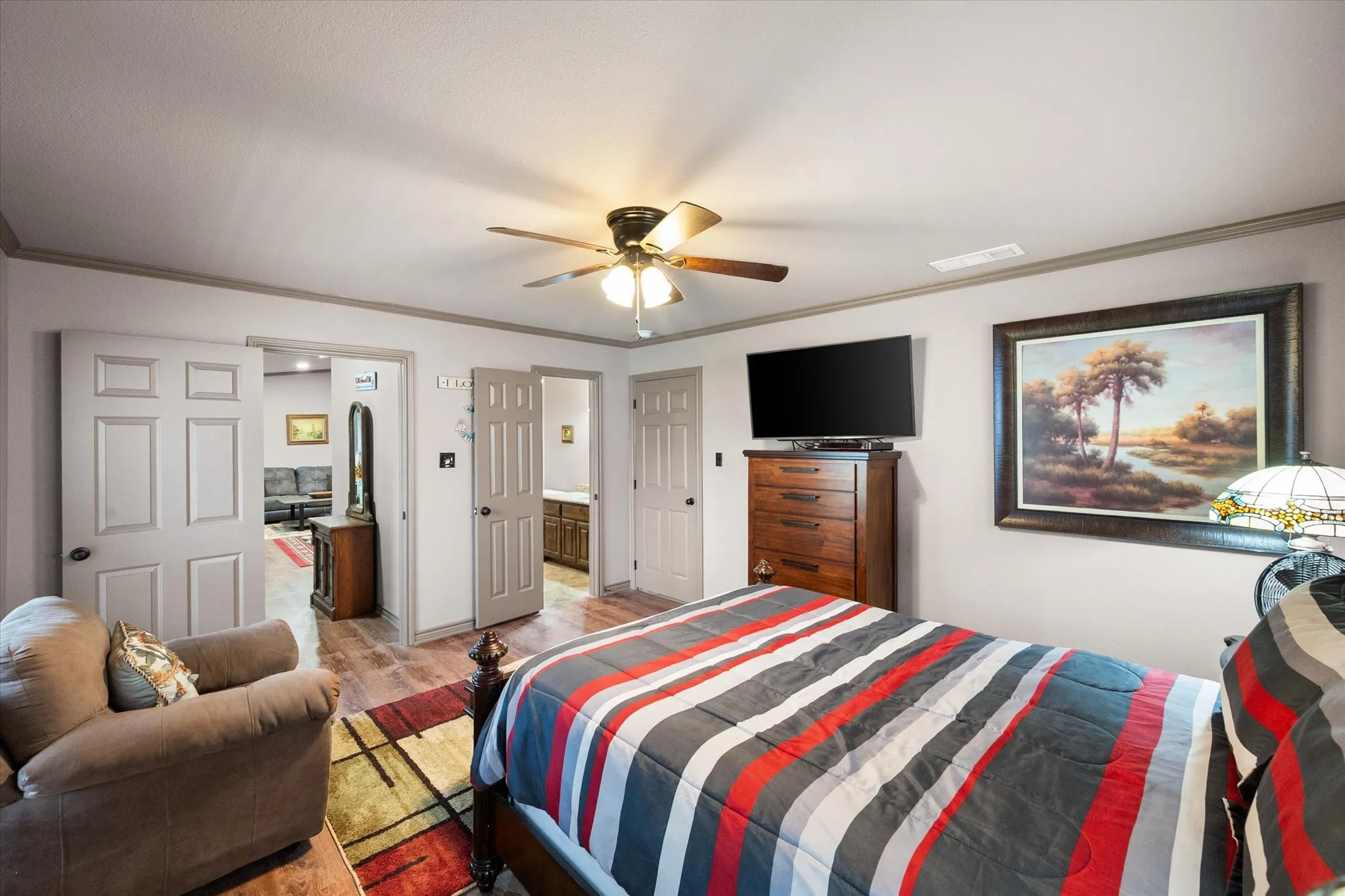 Single Family Residence For Sale in Henderson County , 110 Northwood Place, Enchanted Oaks, Texas 75156, 3 Bedroom, 2 Bathroom, 2 Garage spaces, 1,792 Sqft, built in 1972, Preowned, mls#21139421, Real Estate Agent in Enchanted Oaks, Homes For Sale in Henderson county, Homes For Sale in Enchanted Oaks, Realtor in Enchanted Oaks Texas, Real Estate Brokerage Independent Realty Texas, Luminita Cordes Realtor