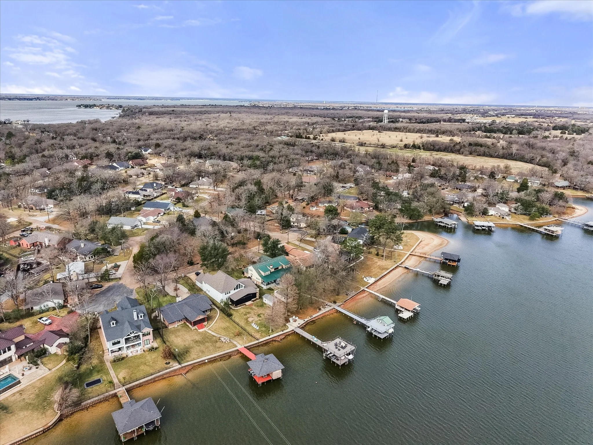 Single Family Residence For Sale in Henderson County , 110 Northwood Place, Enchanted Oaks, Texas 75156, 3 Bedroom, 2 Bathroom, 2 Garage spaces, 1,792 Sqft, built in 1972, Preowned, mls#21139421, Real Estate Agent in Enchanted Oaks, Homes For Sale in Henderson county, Homes For Sale in Enchanted Oaks, Realtor in Enchanted Oaks Texas, Real Estate Brokerage Independent Realty Texas, Luminita Cordes Realtor