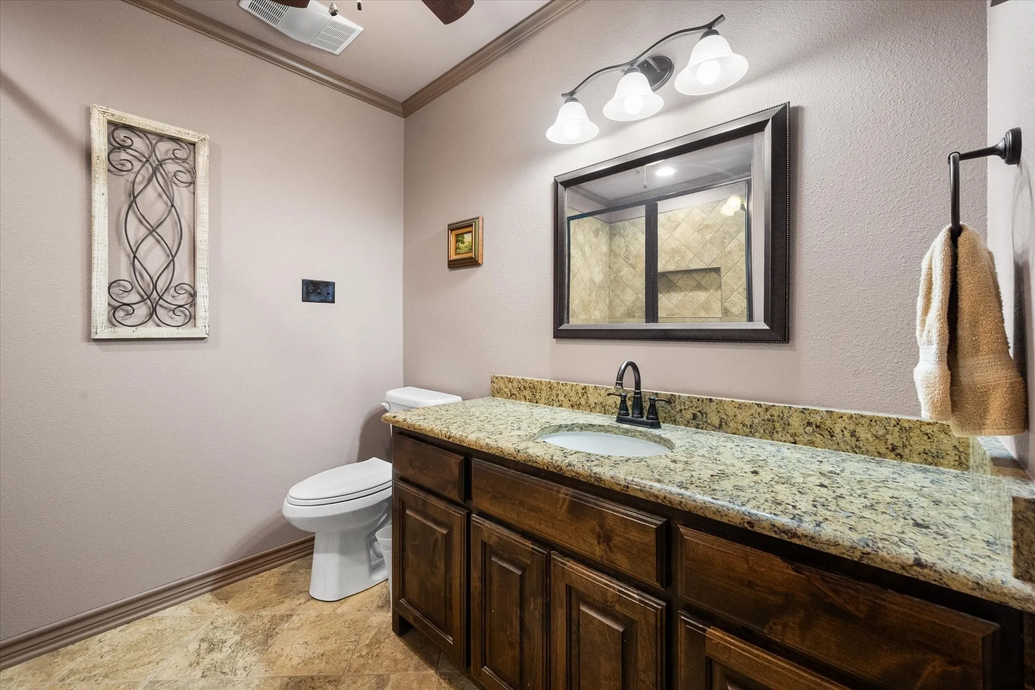 Single Family Residence For Sale in Henderson County , 110 Northwood Place, Enchanted Oaks, Texas 75156, 3 Bedroom, 2 Bathroom, 2 Garage spaces, 1,792 Sqft, built in 1972, Preowned, mls#21139421, Real Estate Agent in Enchanted Oaks, Homes For Sale in Henderson county, Homes For Sale in Enchanted Oaks, Realtor in Enchanted Oaks Texas, Real Estate Brokerage Independent Realty Texas, Luminita Cordes Realtor