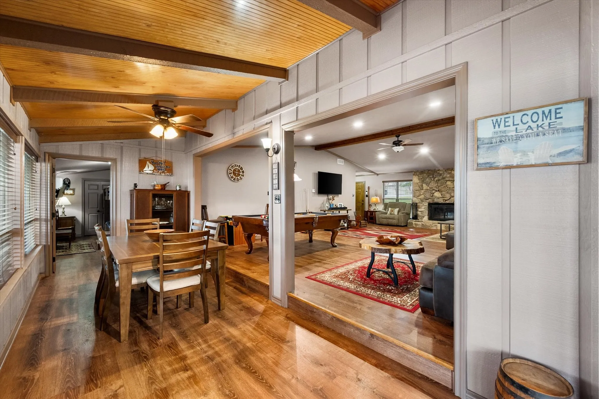 Single Family Residence For Sale in Henderson County , 110 Northwood Place, Enchanted Oaks, Texas 75156, 3 Bedroom, 2 Bathroom, 2 Garage spaces, 1,792 Sqft, built in 1972, Preowned, mls#21139421, Real Estate Agent in Enchanted Oaks, Homes For Sale in Henderson county, Homes For Sale in Enchanted Oaks, Realtor in Enchanted Oaks Texas, Real Estate Brokerage Independent Realty Texas, Luminita Cordes Realtor